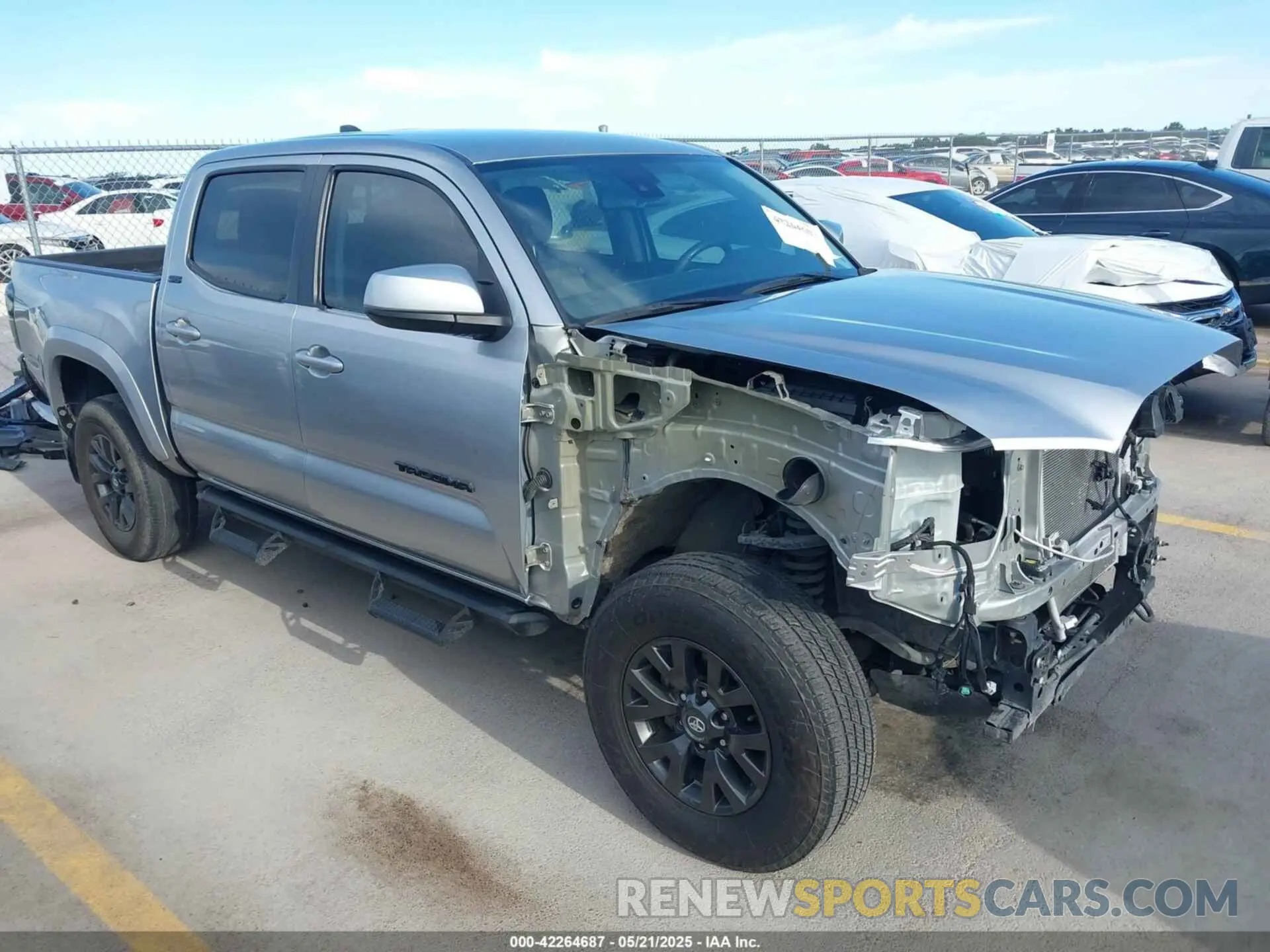 18 Photograph of a damaged car 3TMAZ5CN1NM176834 TOYOTA TACOMA 2022