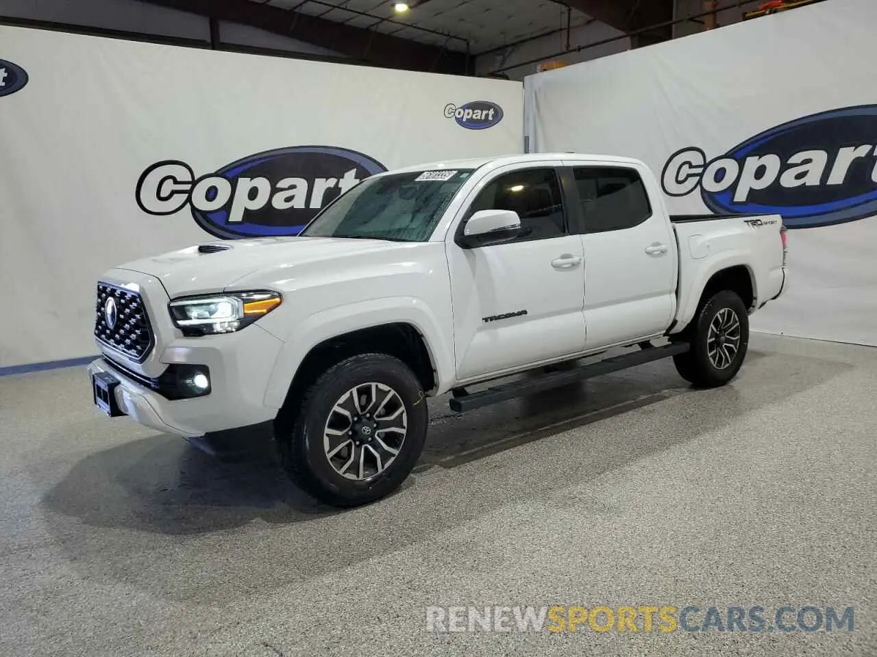 1 Photograph of a damaged car 3TMAZ5CN1NM180561 TOYOTA TACOMA 2022