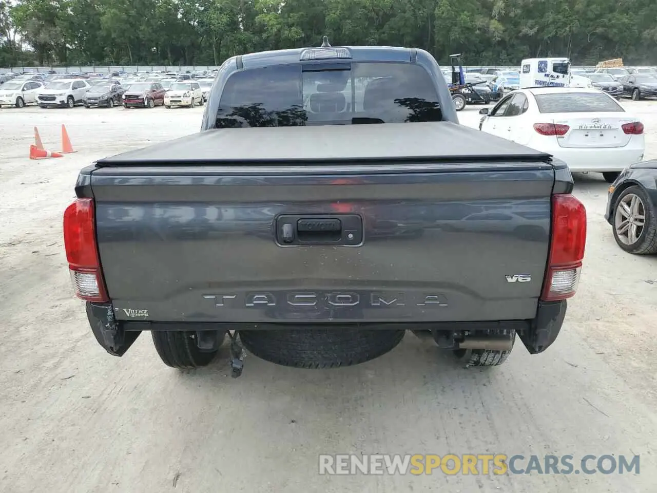 6 Photograph of a damaged car 3TMAZ5CN1NM185954 TOYOTA TACOMA 2022