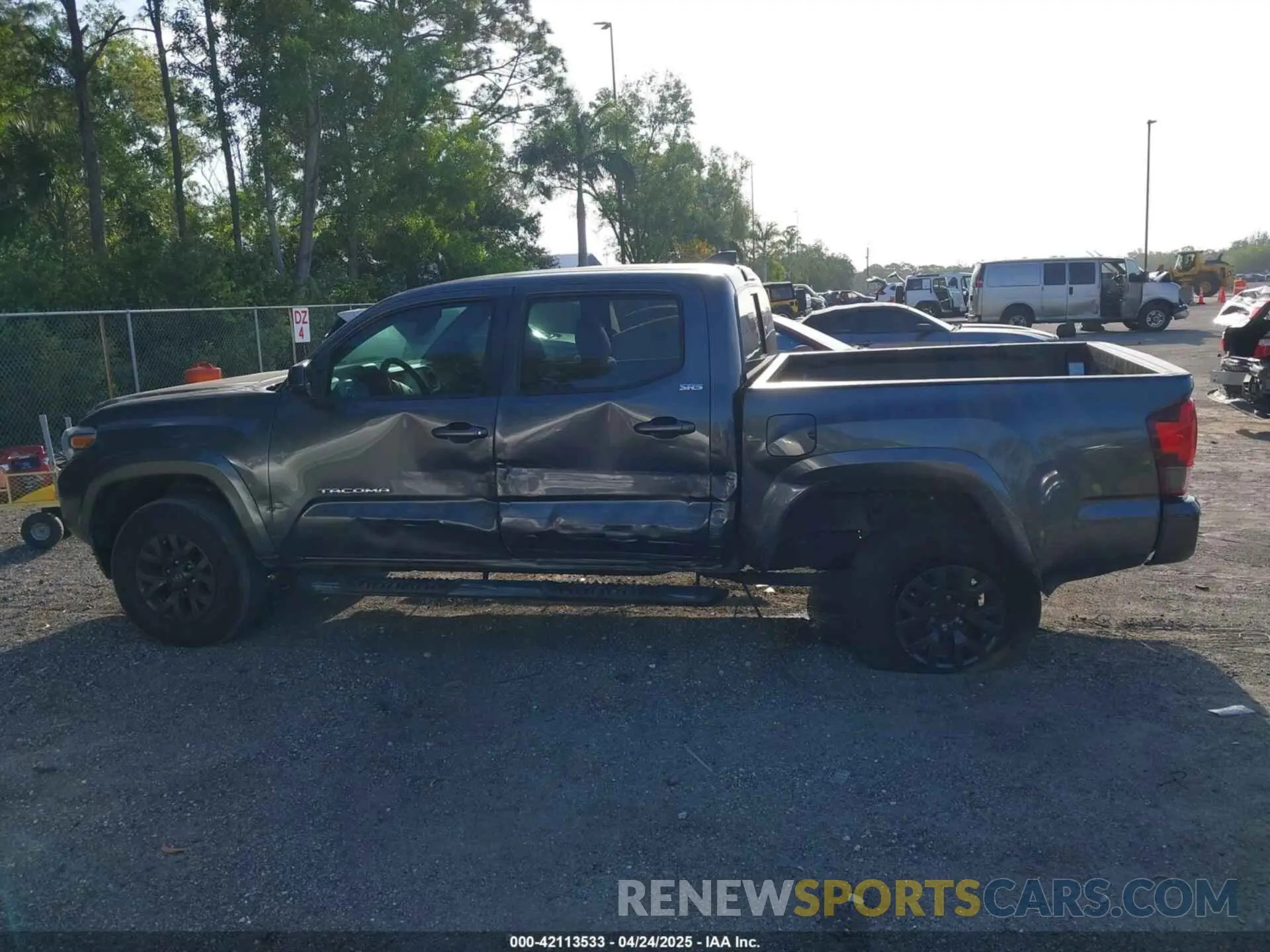 6 Photograph of a damaged car 3TMAZ5CN1NM189003 TOYOTA TACOMA 2022
