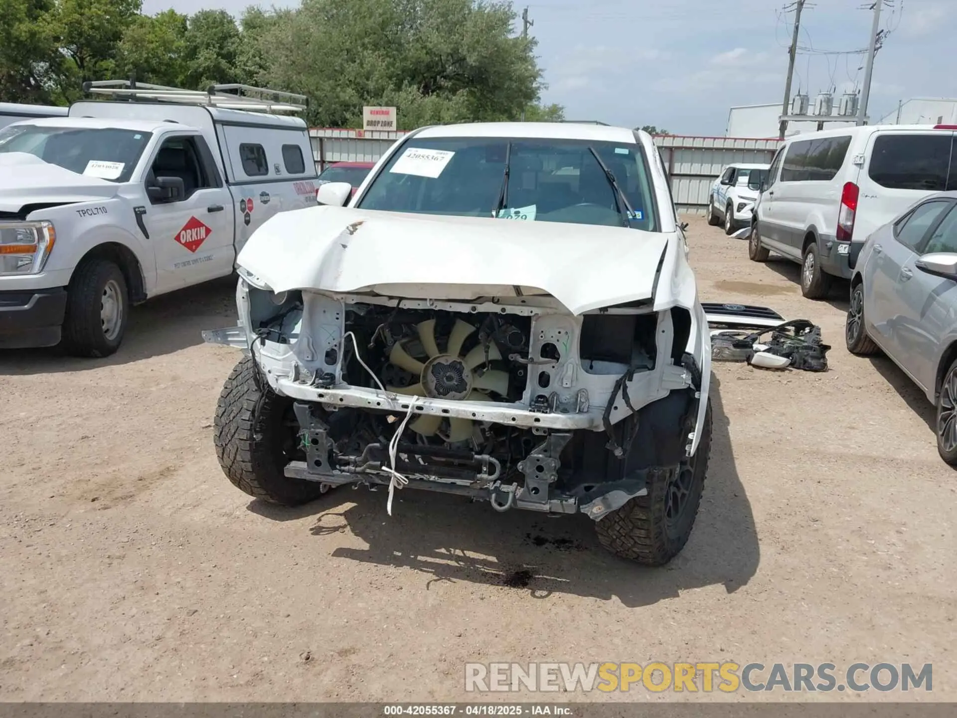 13 Photograph of a damaged car 3TMAZ5CN1NM194878 TOYOTA TACOMA 2022
