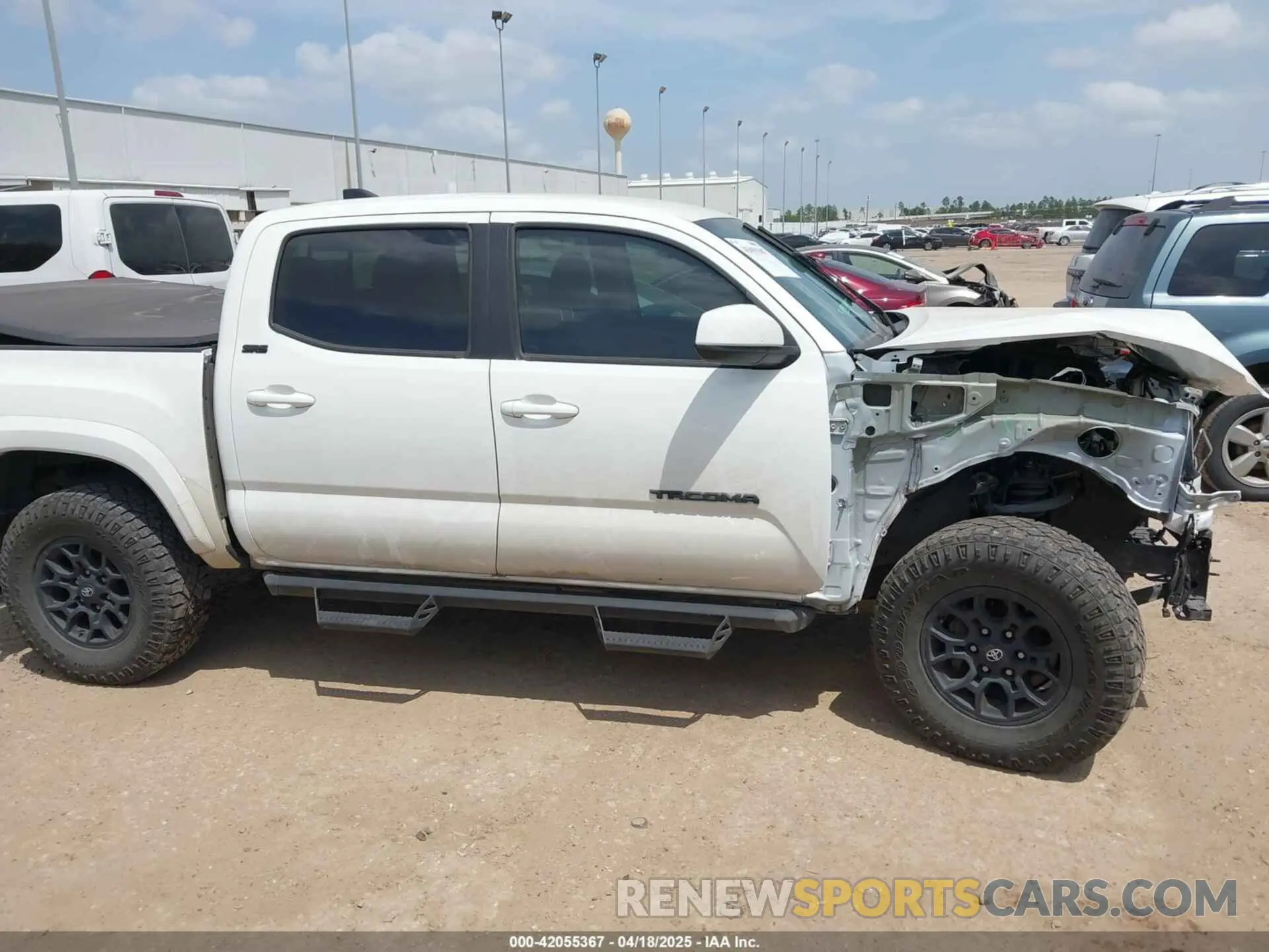 14 Photograph of a damaged car 3TMAZ5CN1NM194878 TOYOTA TACOMA 2022