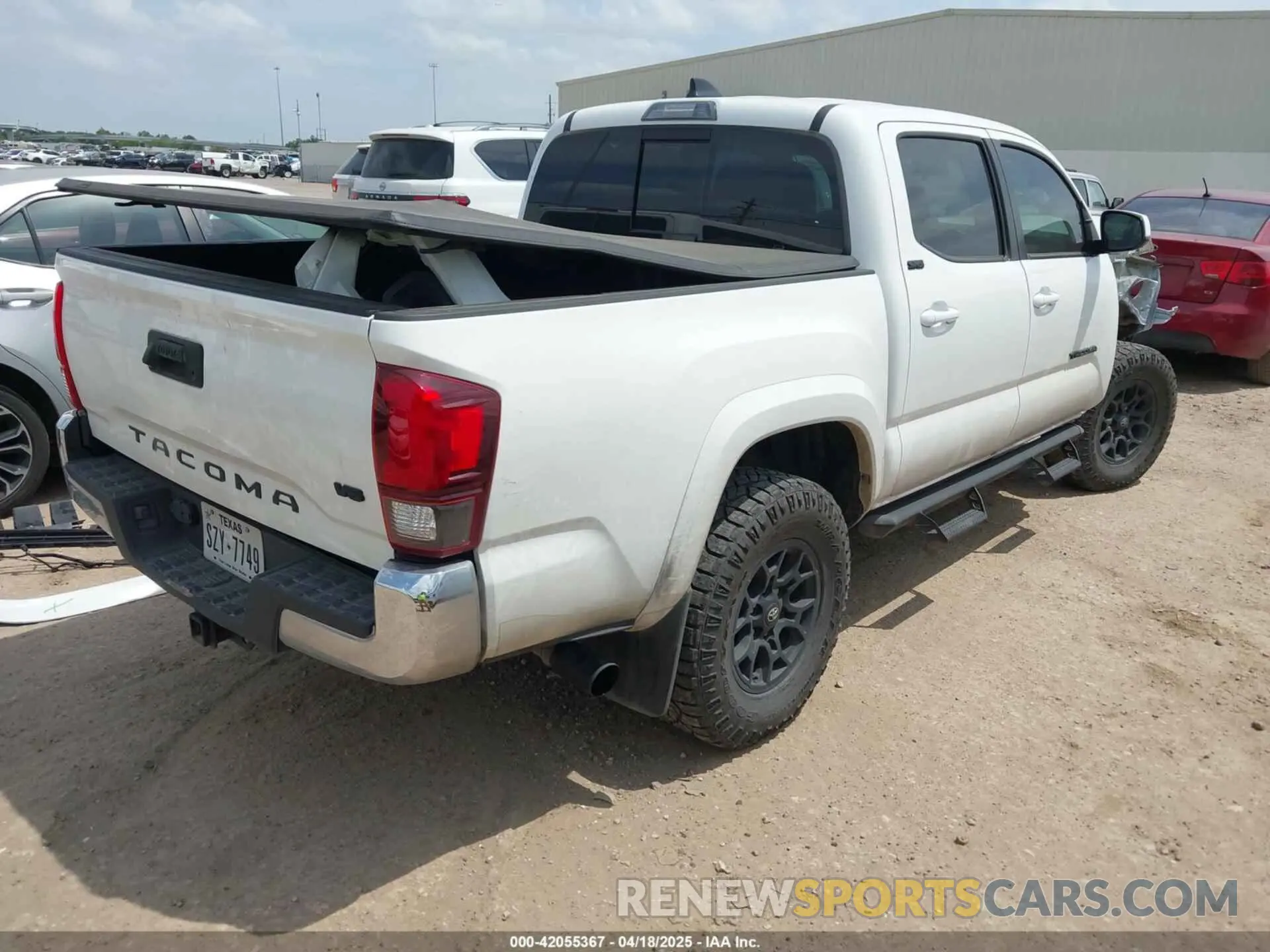 4 Photograph of a damaged car 3TMAZ5CN1NM194878 TOYOTA TACOMA 2022