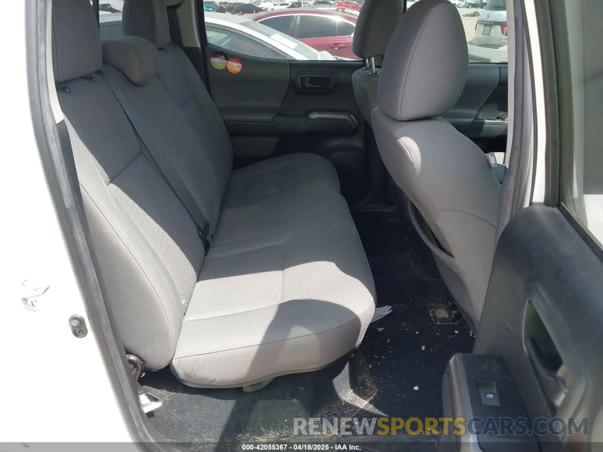 8 Photograph of a damaged car 3TMAZ5CN1NM194878 TOYOTA TACOMA 2022