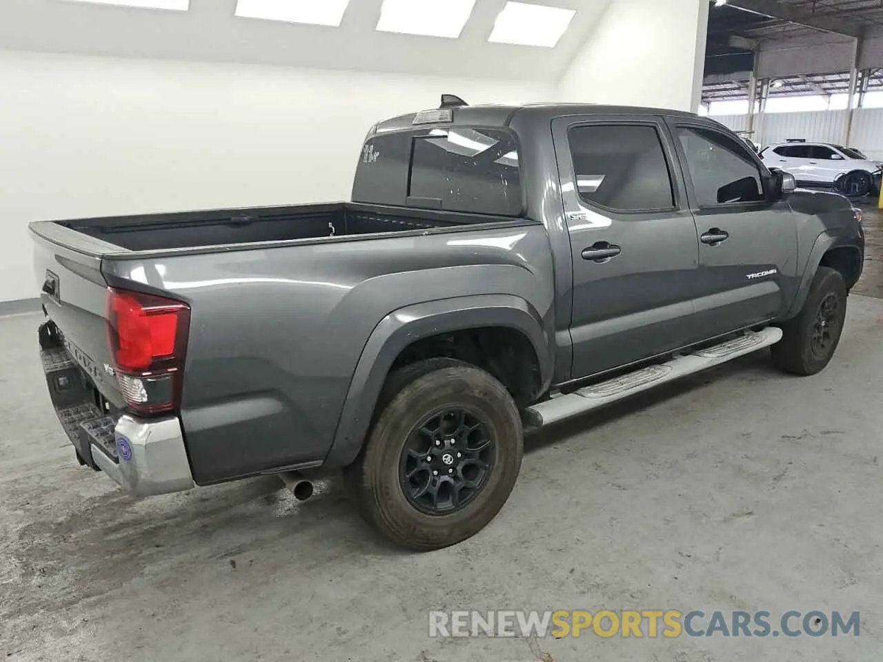 3 Photograph of a damaged car 3TMAZ5CN2NM162151 TOYOTA TACOMA 2022