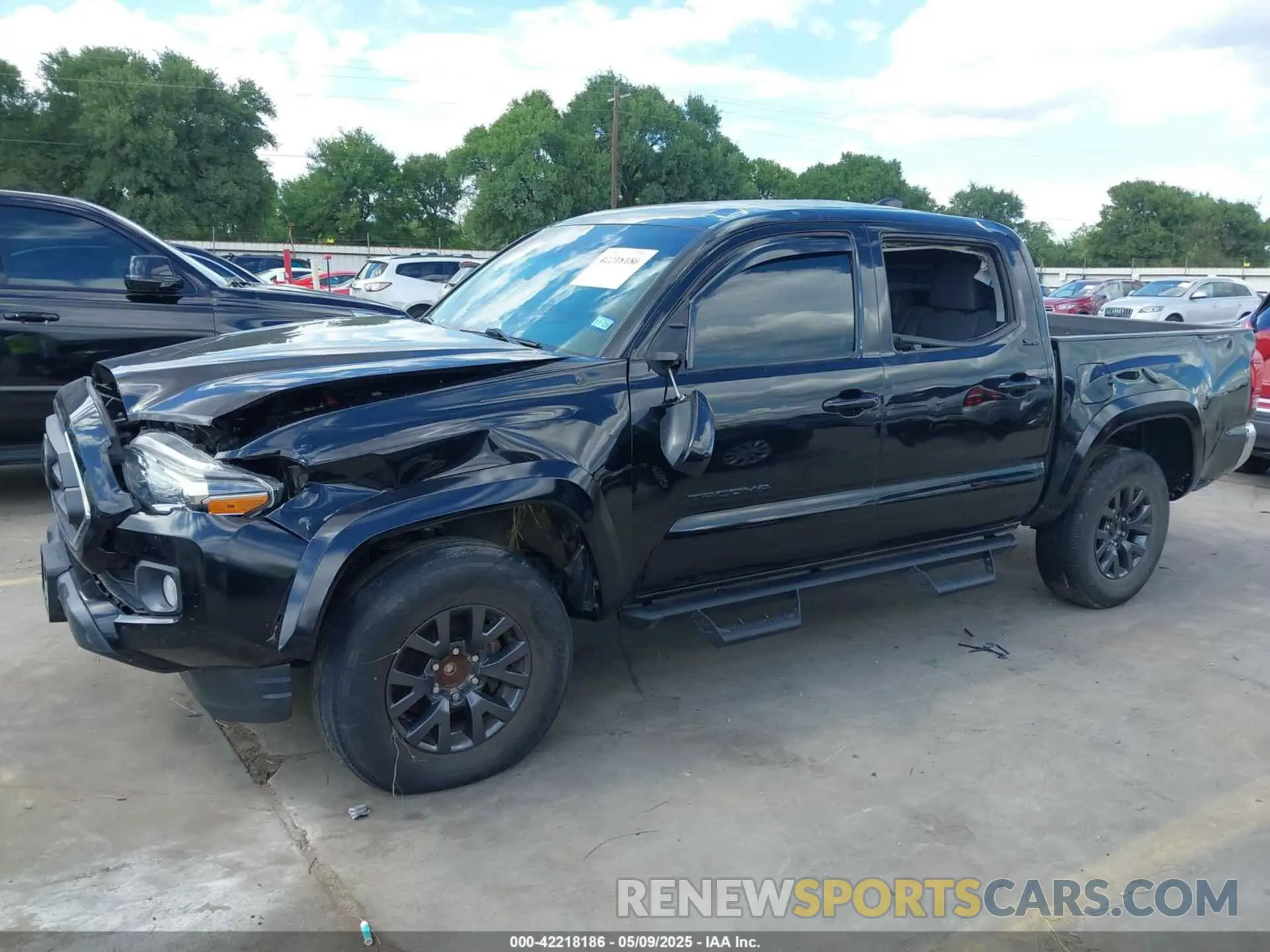 12 Photograph of a damaged car 3TMAZ5CN2NM170833 TOYOTA TACOMA 2022