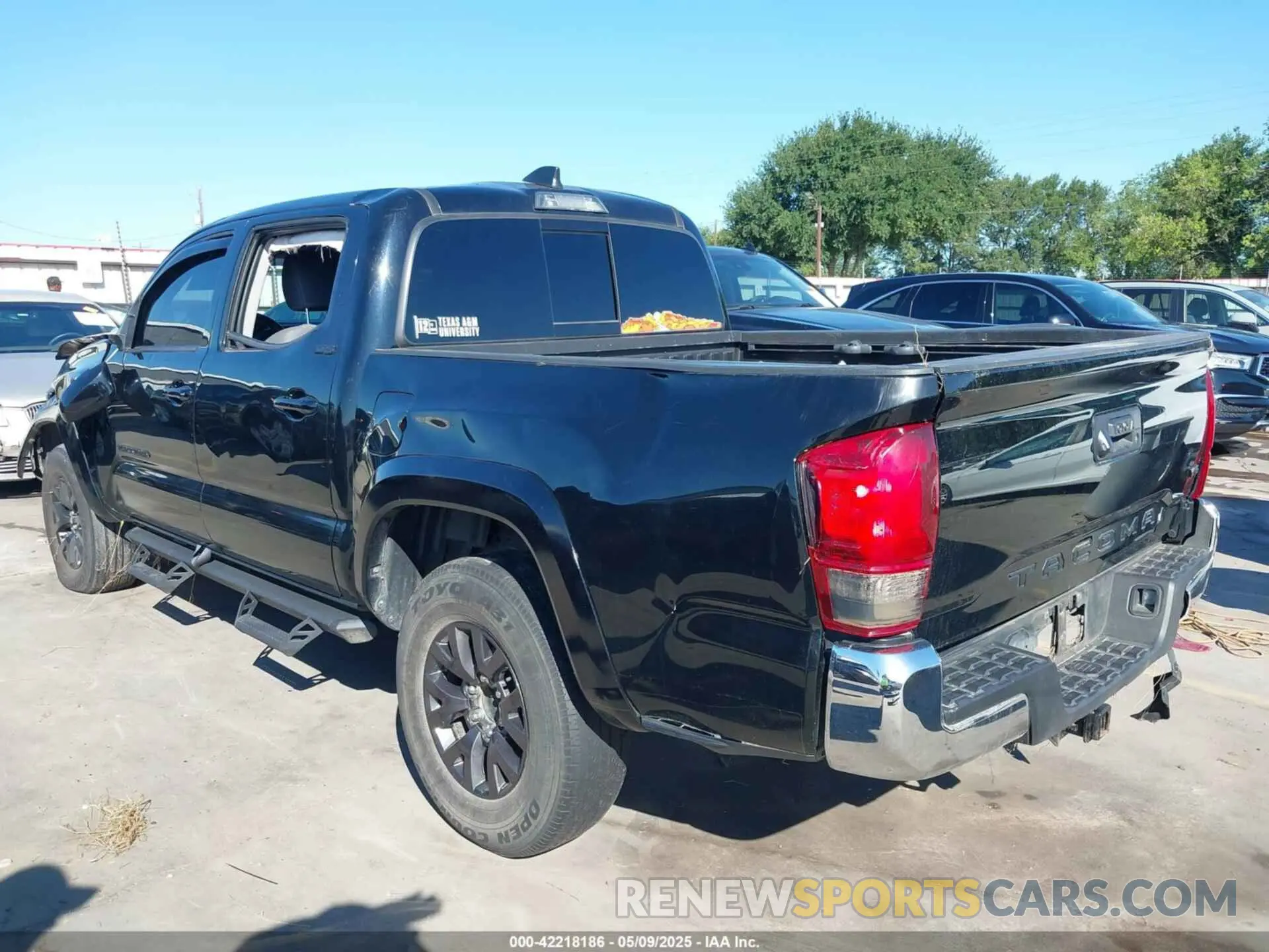 3 Photograph of a damaged car 3TMAZ5CN2NM170833 TOYOTA TACOMA 2022