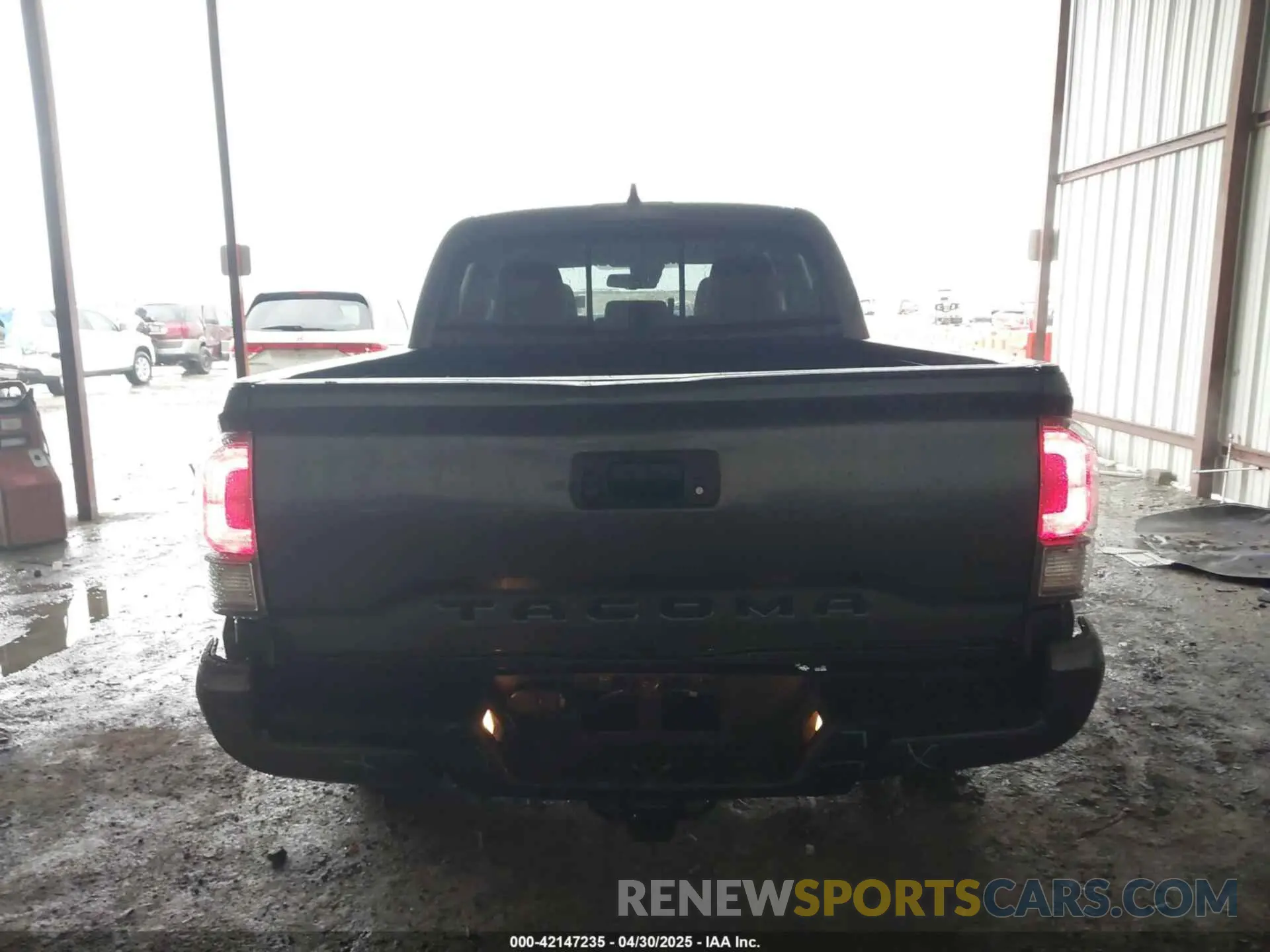 16 Photograph of a damaged car 3TMAZ5CN2NM181329 TOYOTA TACOMA 2022