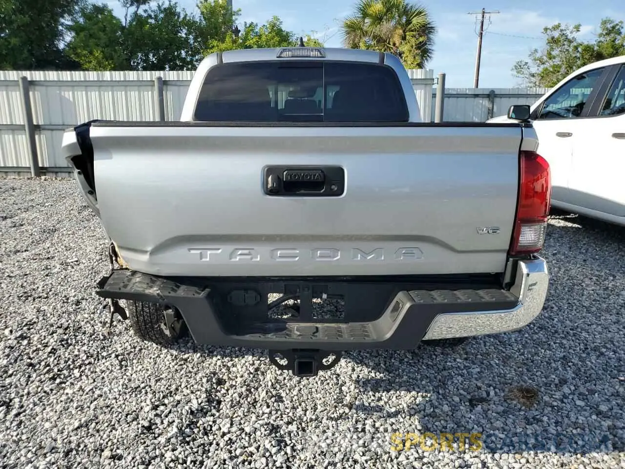 6 Photograph of a damaged car 3TMAZ5CN2NM190791 TOYOTA TACOMA 2022