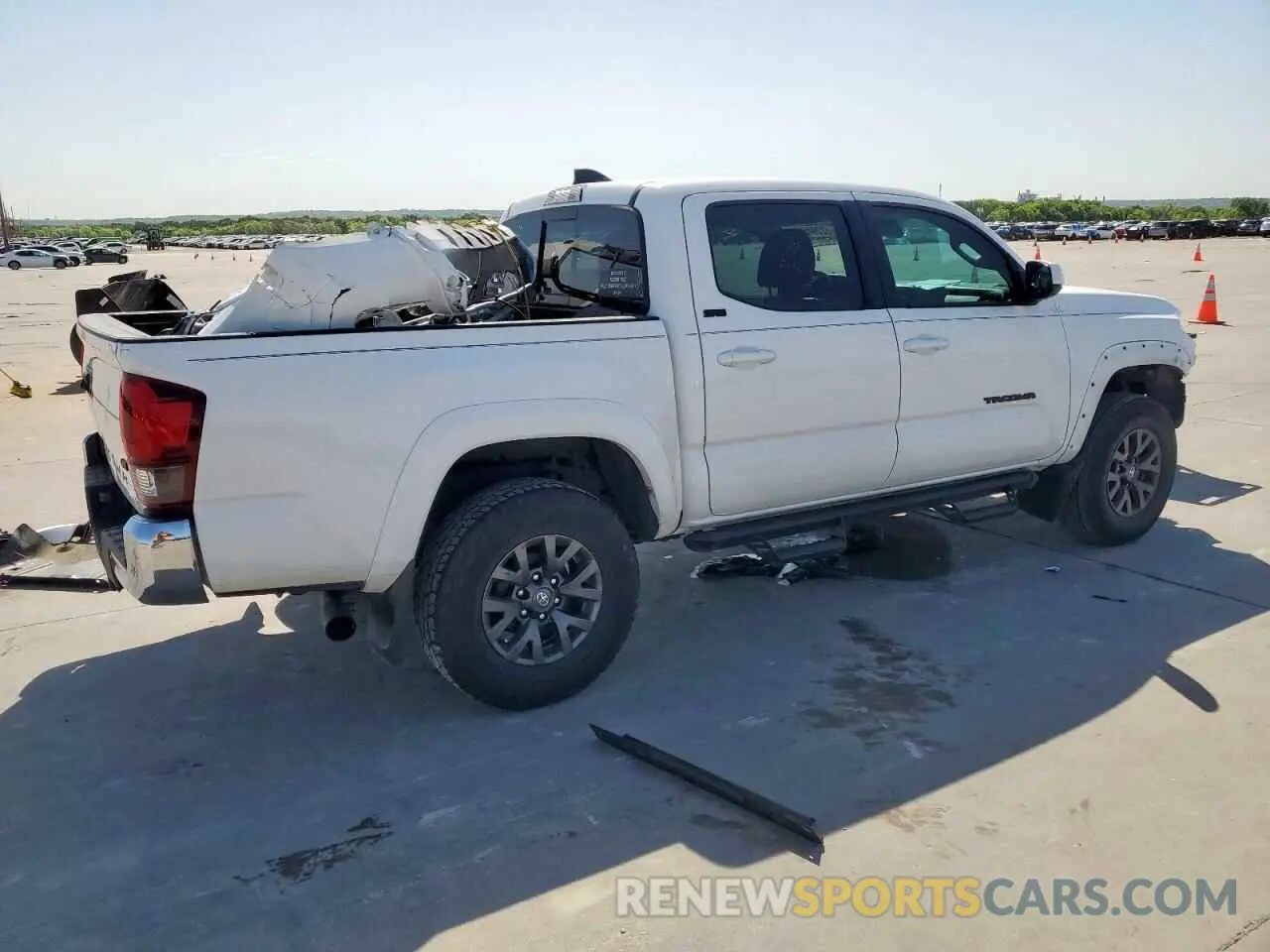 3 Photograph of a damaged car 3TMAZ5CN2NM195795 TOYOTA TACOMA 2022