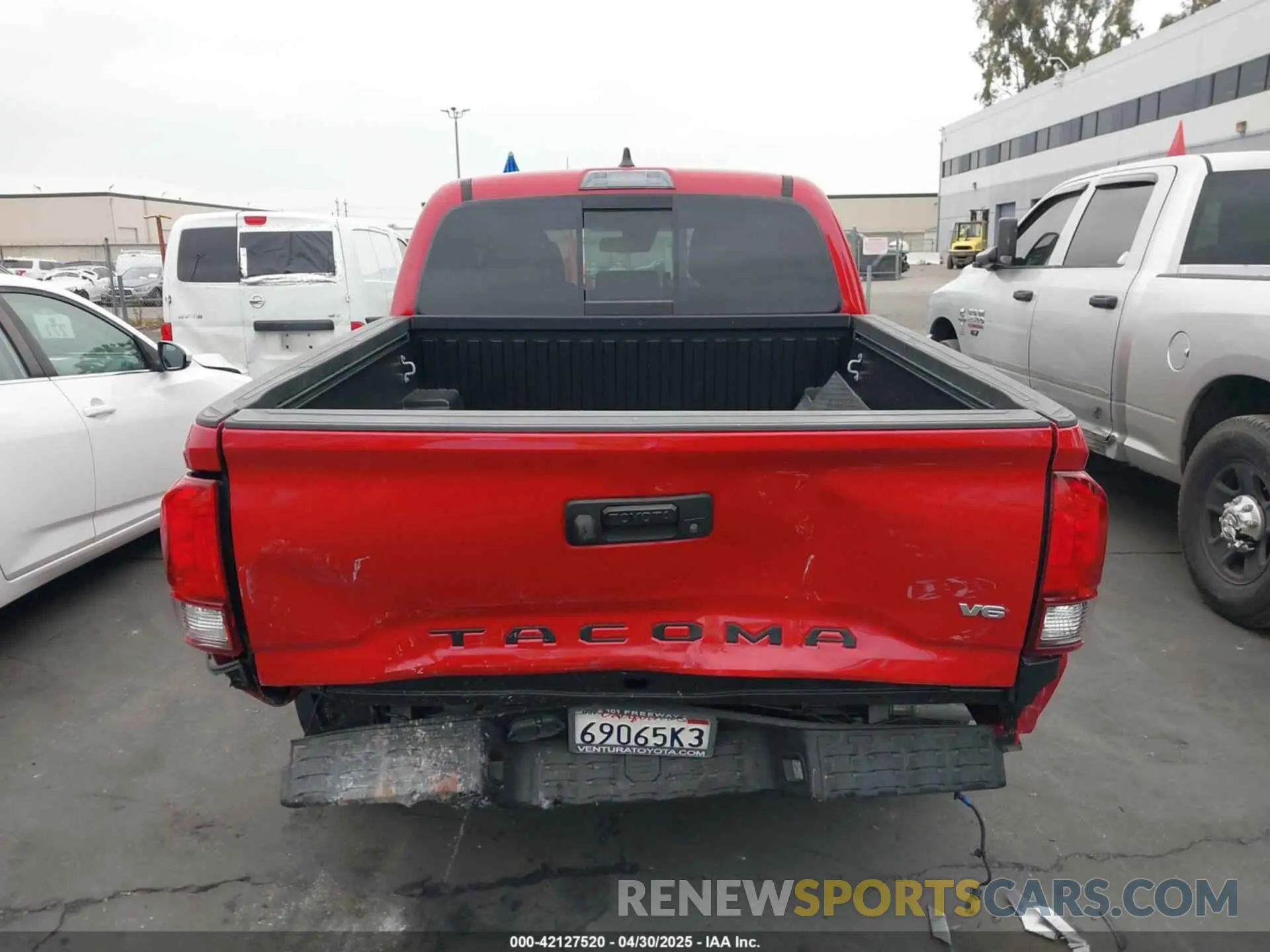 17 Photograph of a damaged car 3TMAZ5CN3NM170503 TOYOTA TACOMA 2022