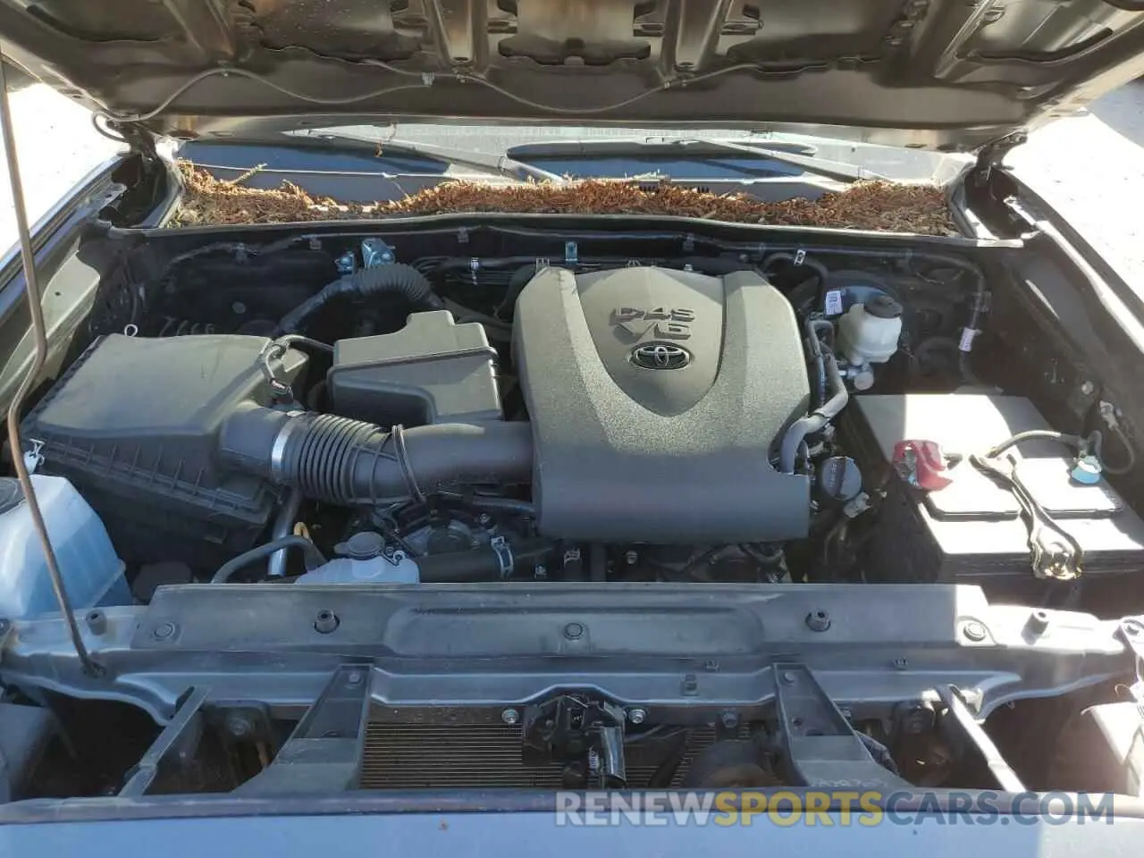 11 Photograph of a damaged car 3TMAZ5CN3NM188399 TOYOTA TACOMA 2022