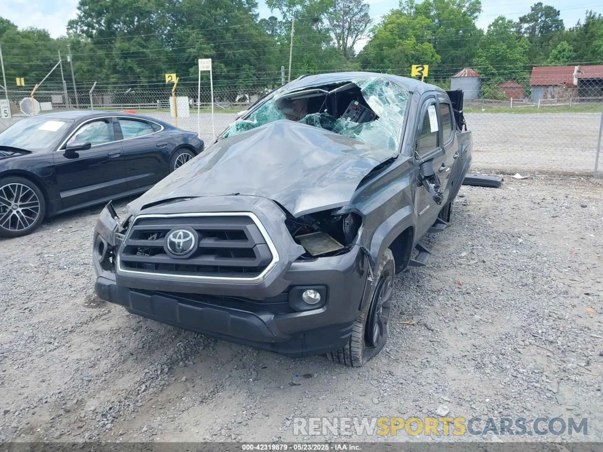 2 Photograph of a damaged car 3TMAZ5CN3NM189570 TOYOTA TACOMA 2022