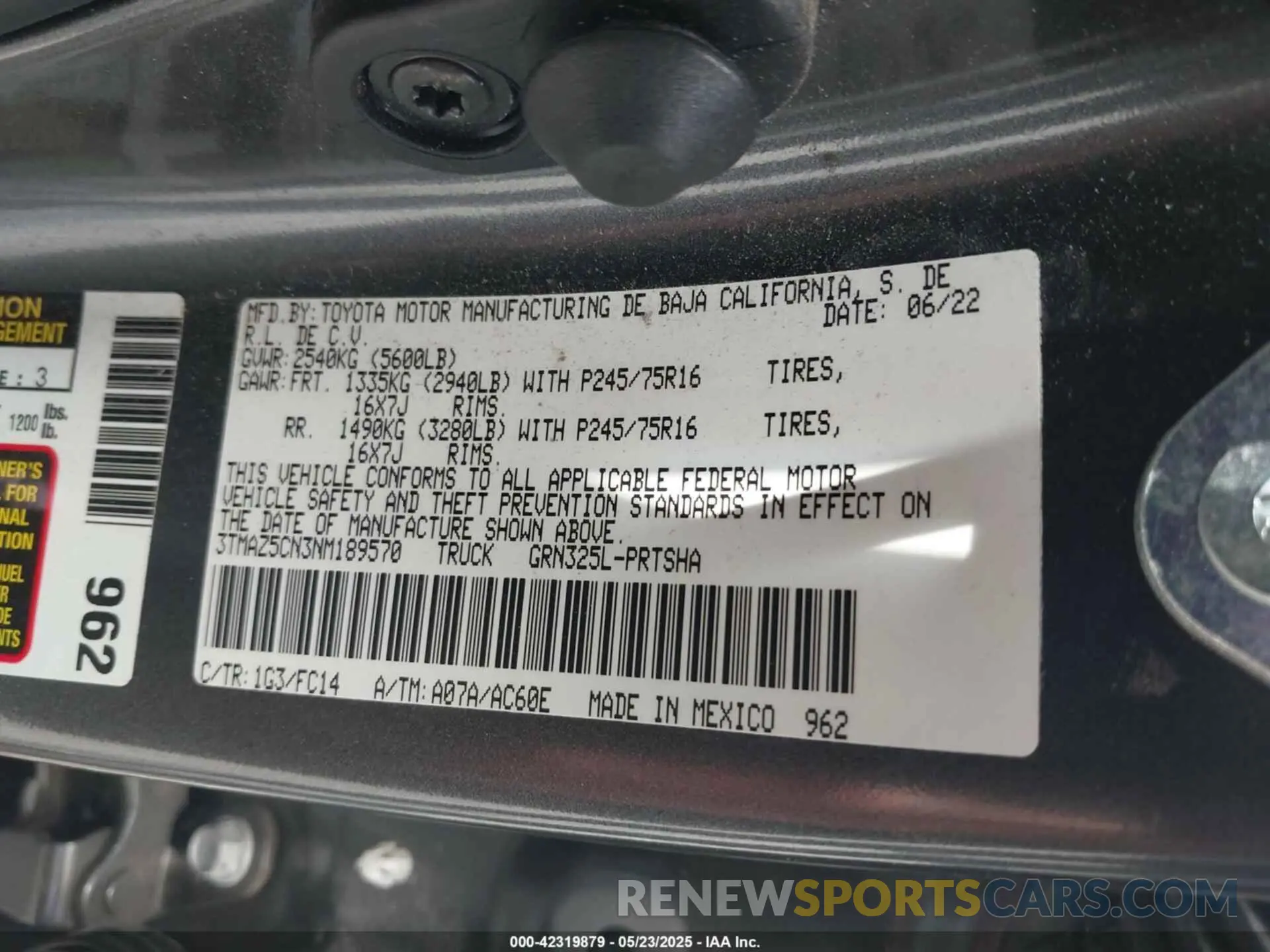 9 Photograph of a damaged car 3TMAZ5CN3NM189570 TOYOTA TACOMA 2022