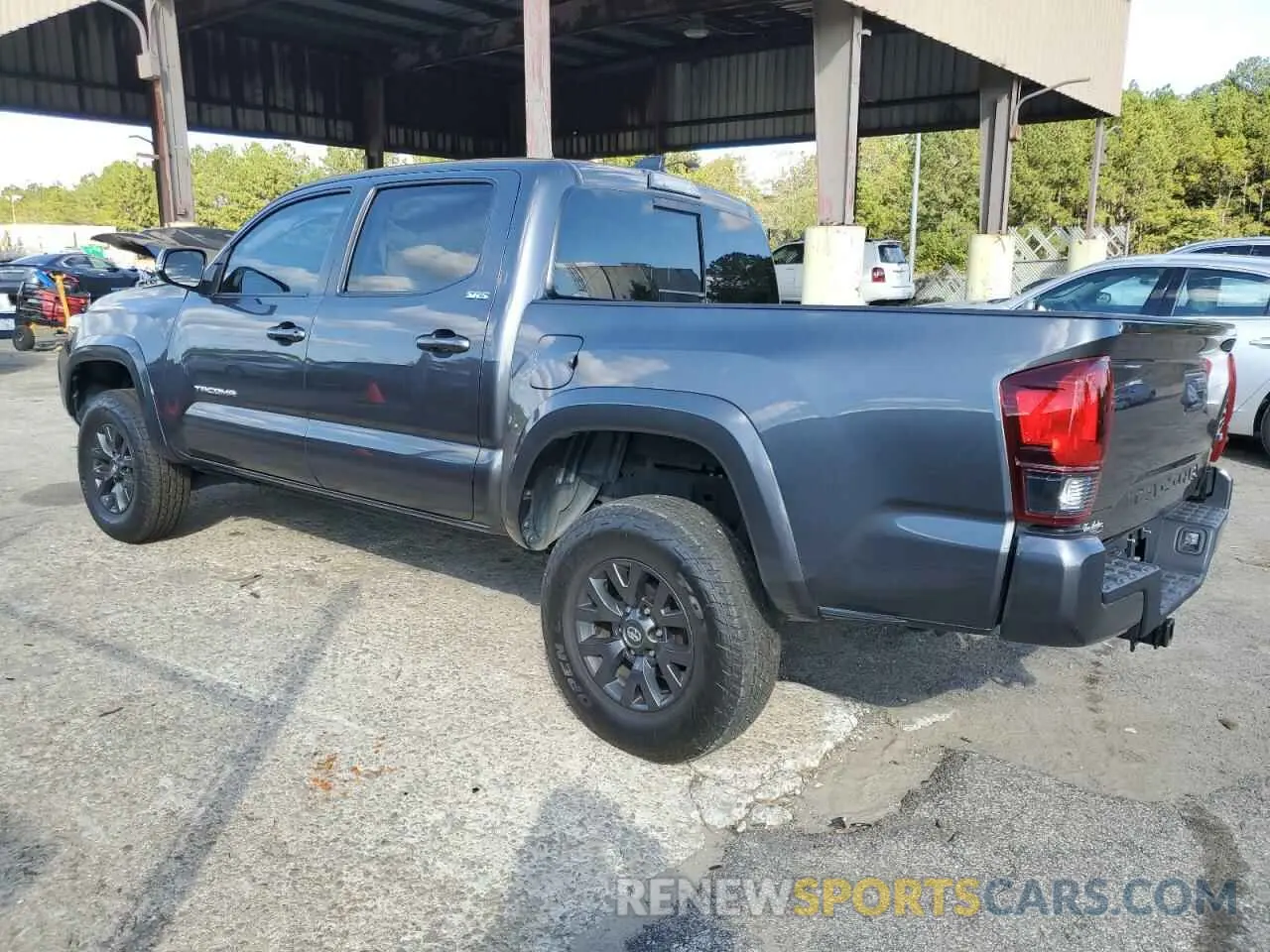 2 Photograph of a damaged car 3TMAZ5CN4NM162250 TOYOTA TACOMA 2022