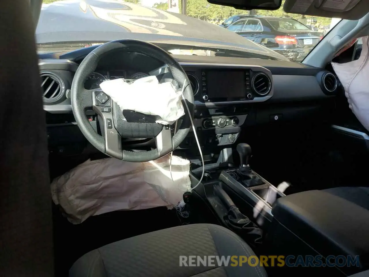 8 Photograph of a damaged car 3TMAZ5CN4NM162250 TOYOTA TACOMA 2022