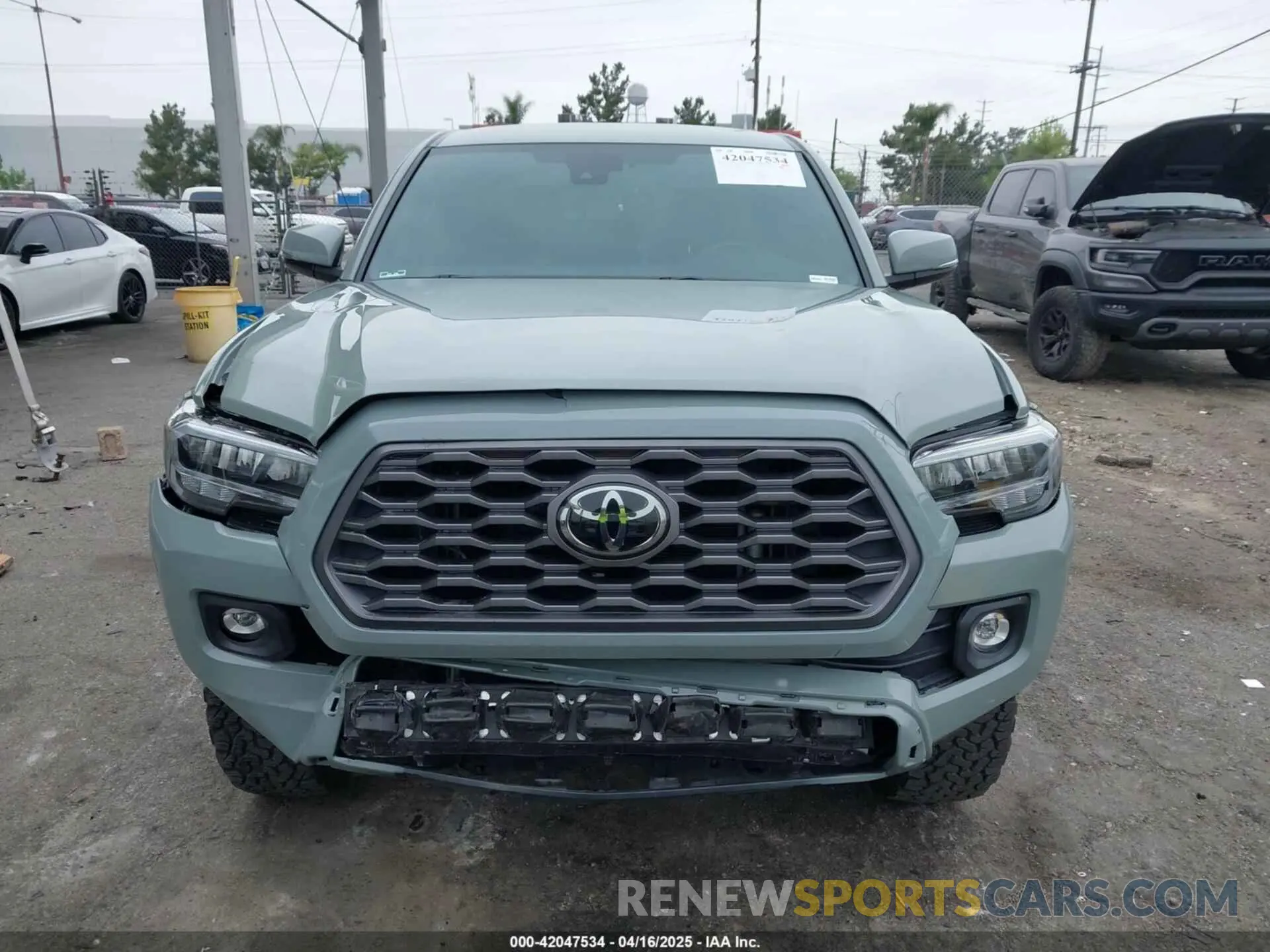 12 Photograph of a damaged car 3TMAZ5CN4NM165066 TOYOTA TACOMA 2022