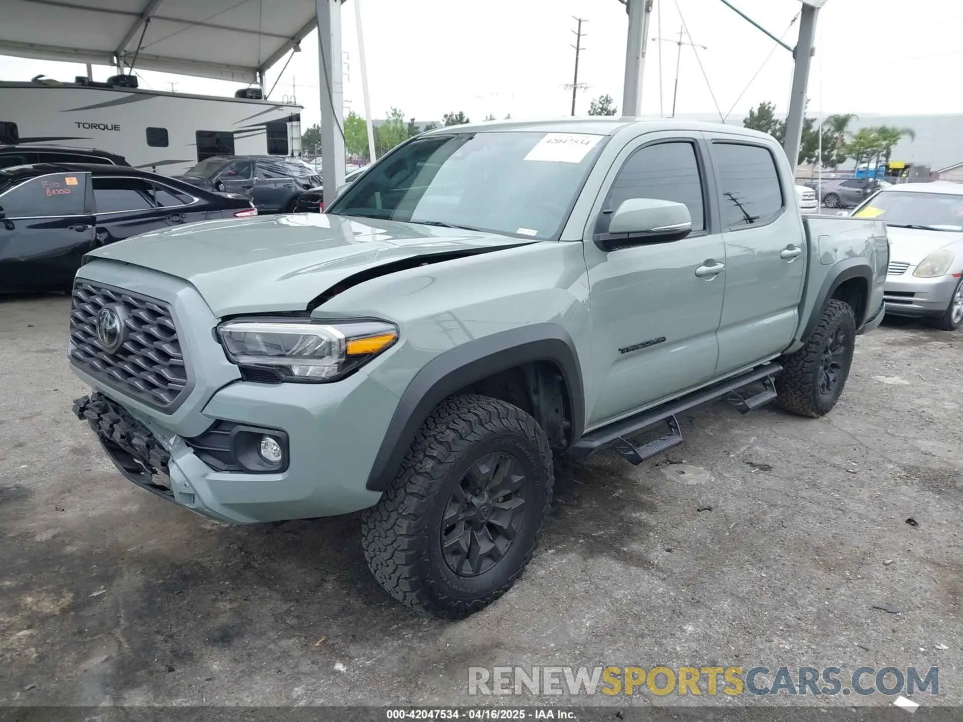 2 Photograph of a damaged car 3TMAZ5CN4NM165066 TOYOTA TACOMA 2022