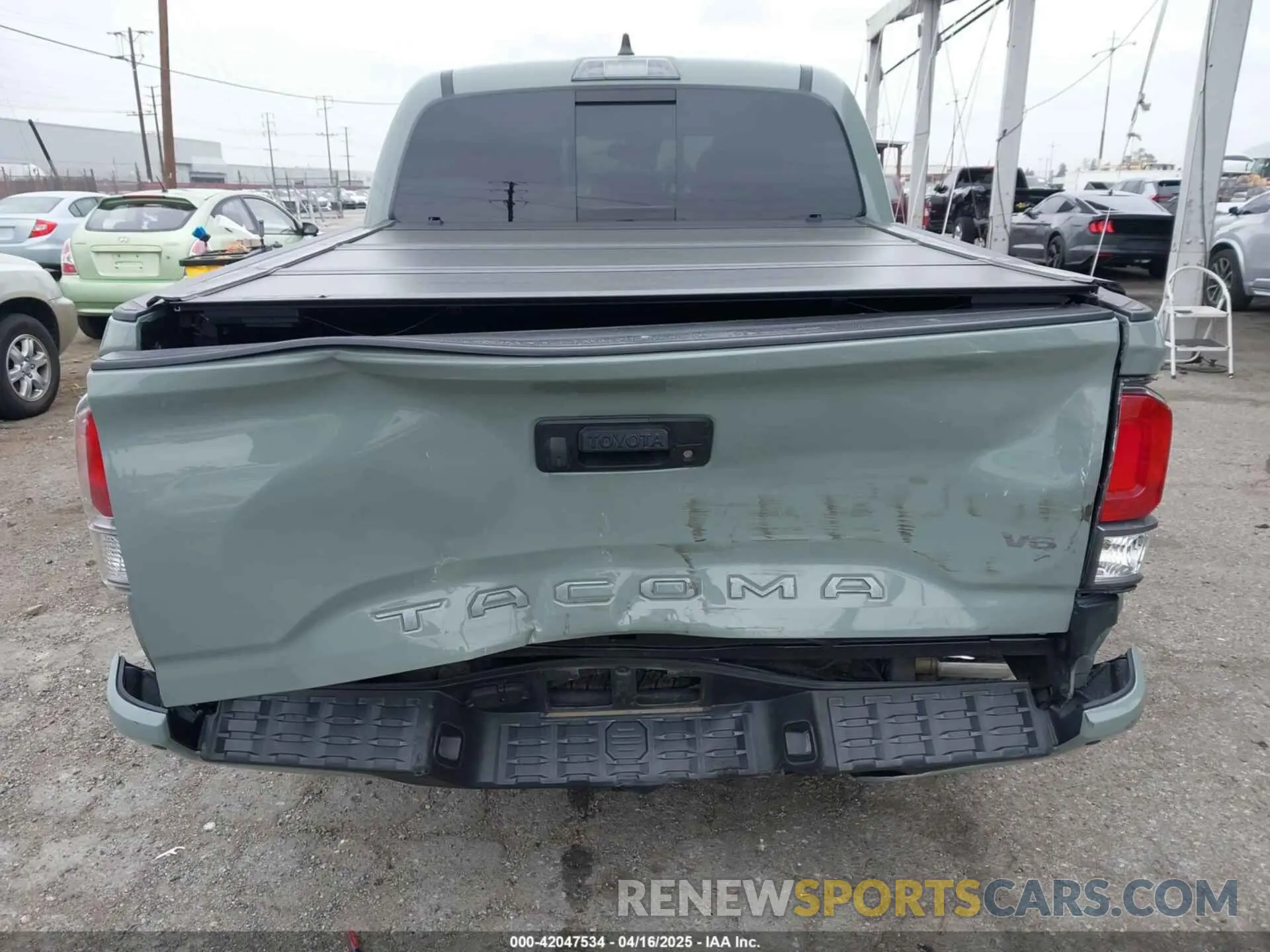 6 Photograph of a damaged car 3TMAZ5CN4NM165066 TOYOTA TACOMA 2022