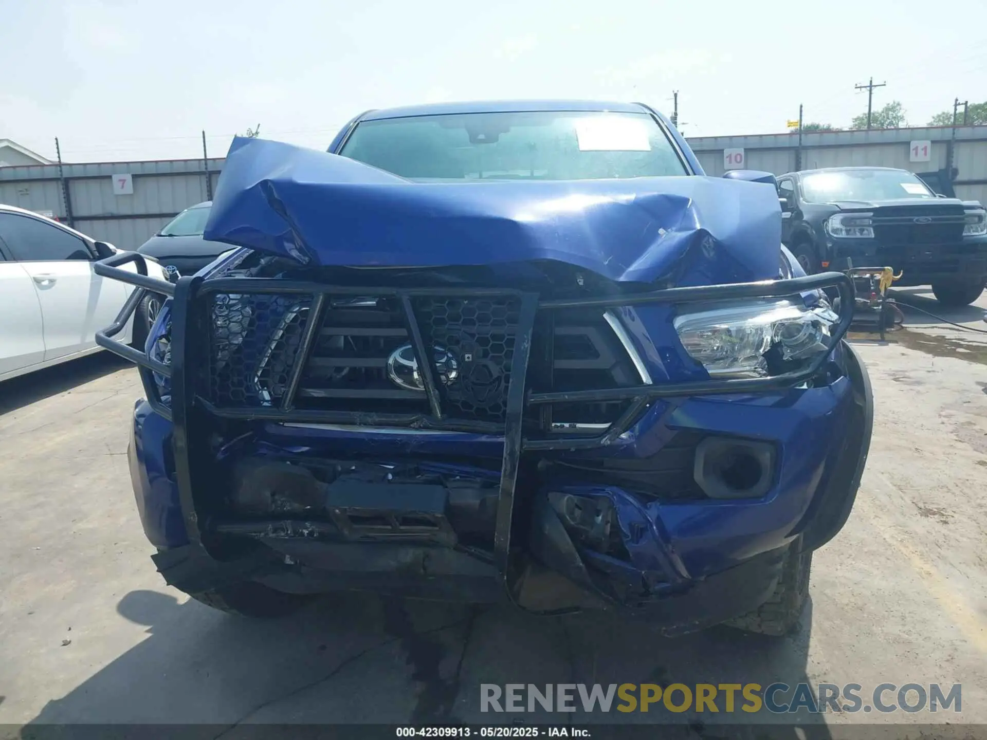 6 Photograph of a damaged car 3TMAZ5CN4NM172017 TOYOTA TACOMA 2022