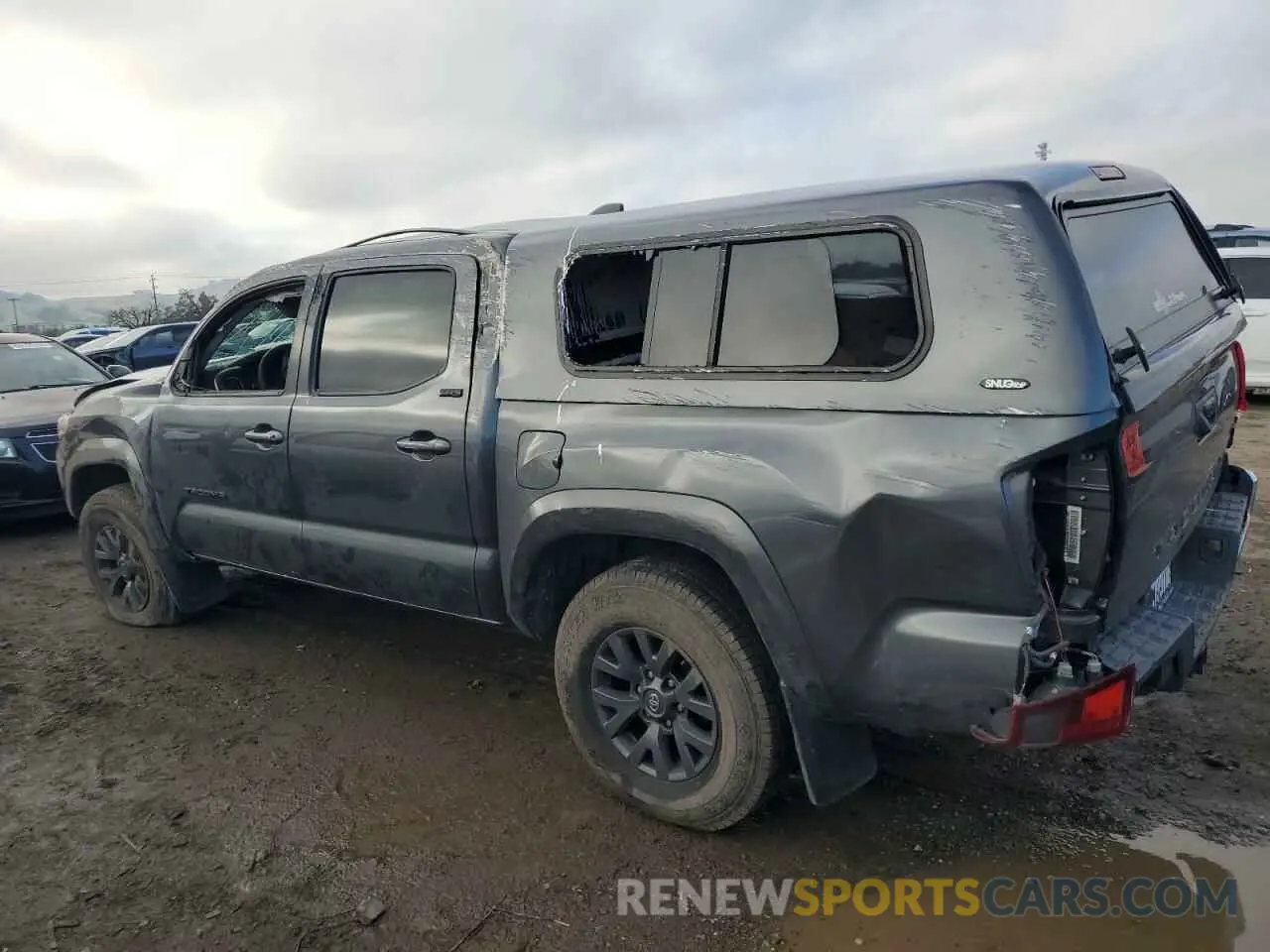 2 Photograph of a damaged car 3TMAZ5CN4NM175922 TOYOTA TACOMA 2022