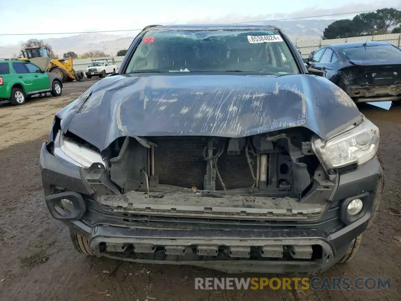 5 Photograph of a damaged car 3TMAZ5CN4NM175922 TOYOTA TACOMA 2022