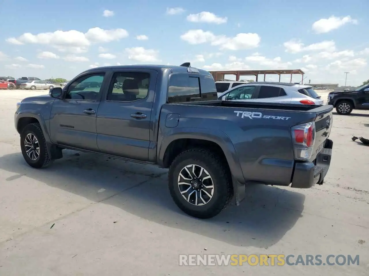 2 Photograph of a damaged car 3TMAZ5CN4NM184443 TOYOTA TACOMA 2022