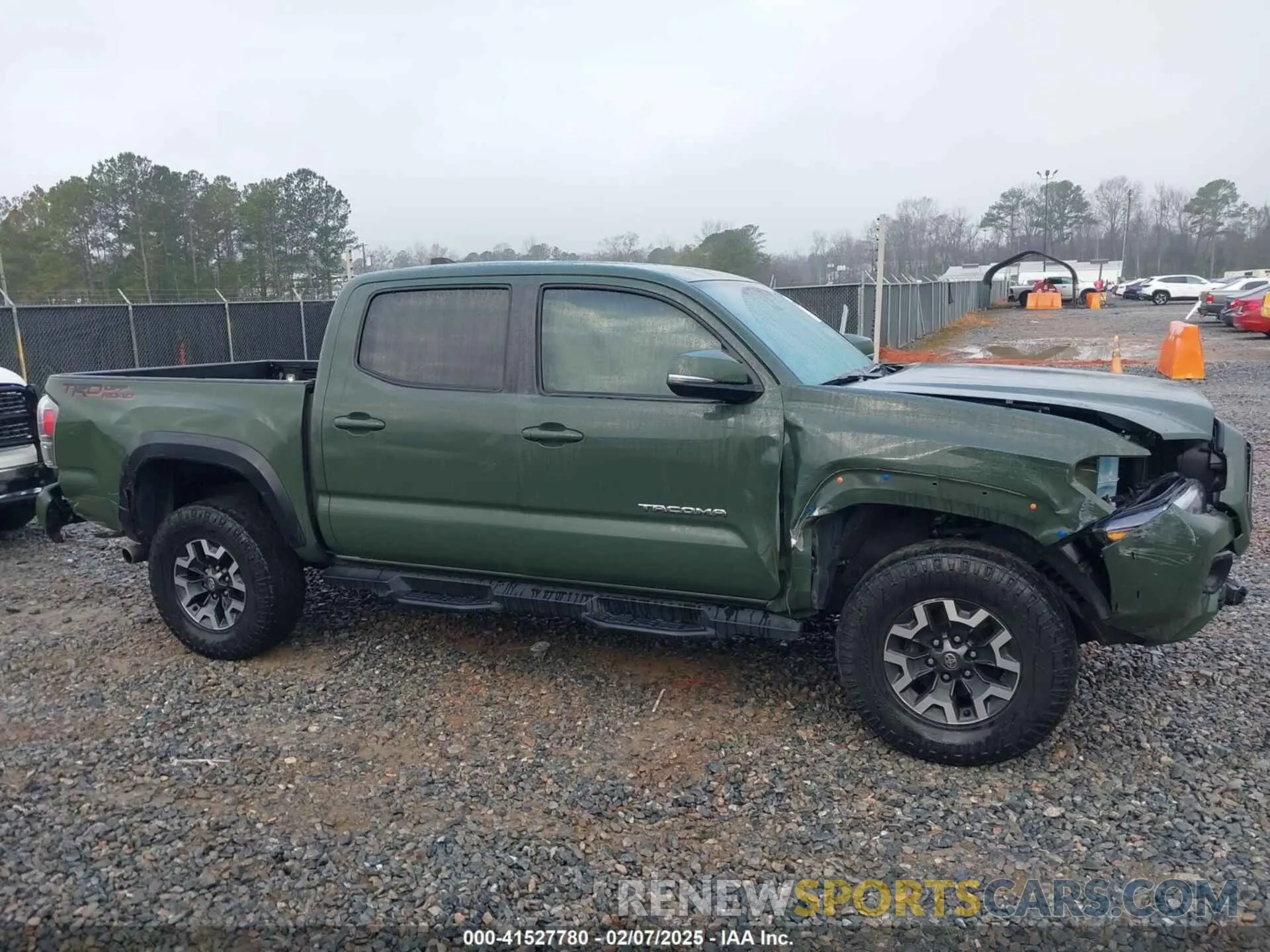 13 Photograph of a damaged car 3TMAZ5CN5NM167375 TOYOTA TACOMA 2022