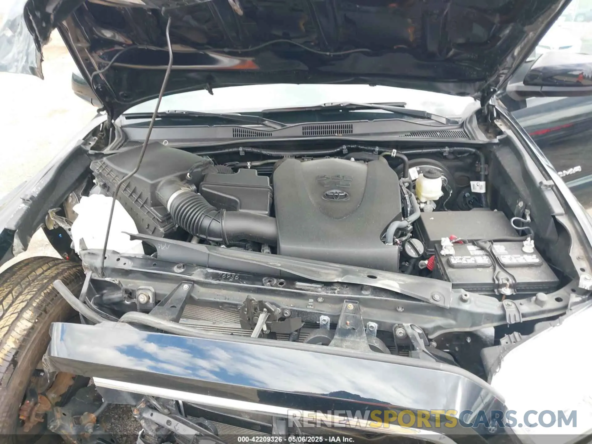 10 Photograph of a damaged car 3TMAZ5CN5NM192566 TOYOTA TACOMA 2022