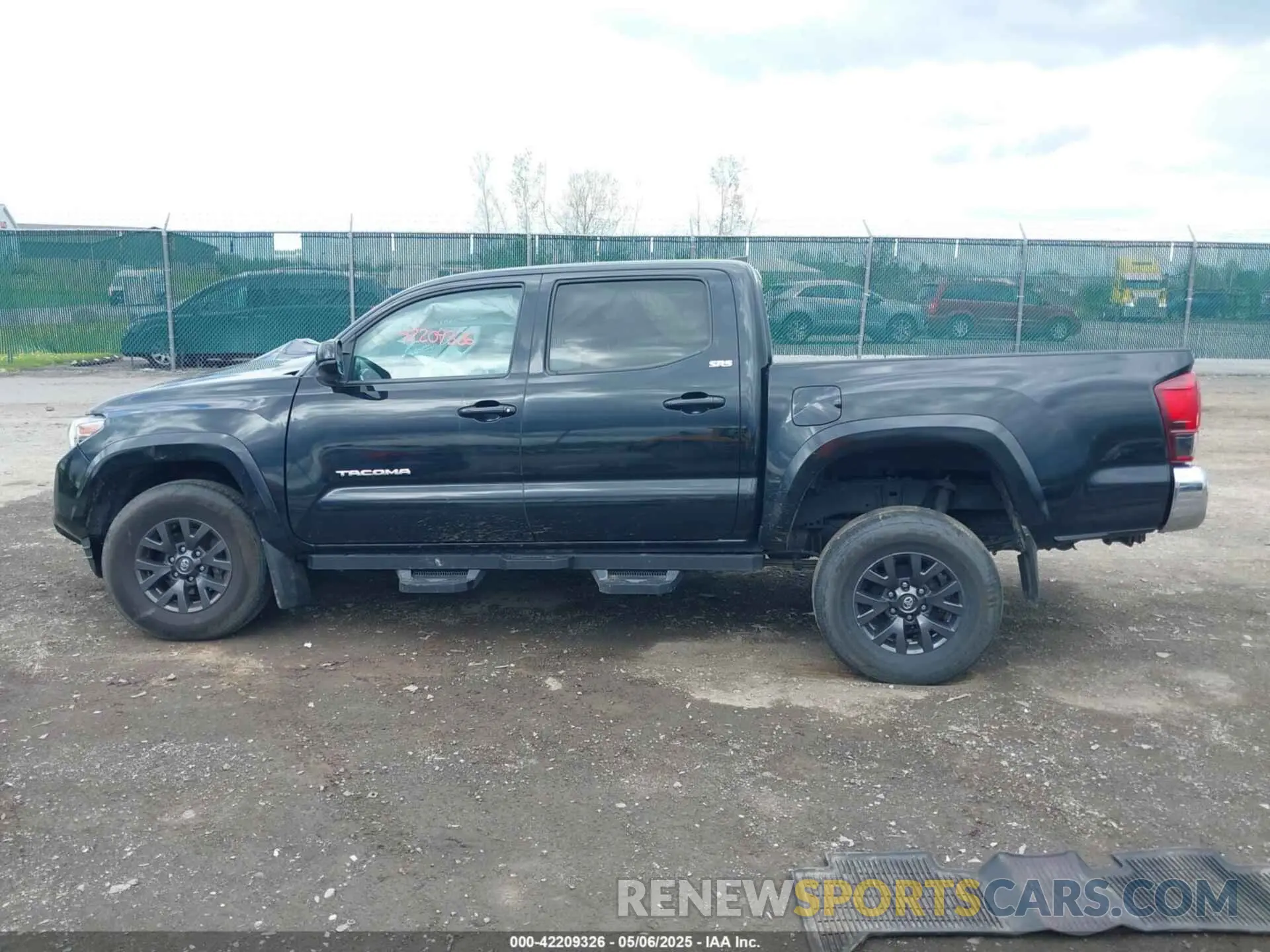 14 Photograph of a damaged car 3TMAZ5CN5NM192566 TOYOTA TACOMA 2022