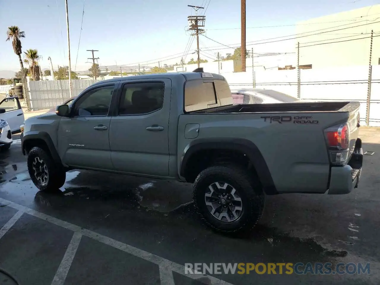 2 Photograph of a damaged car 3TMAZ5CN5NM193278 TOYOTA TACOMA 2022