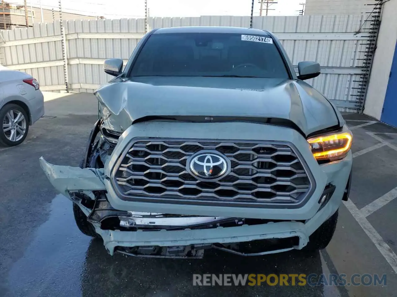 5 Photograph of a damaged car 3TMAZ5CN5NM193278 TOYOTA TACOMA 2022