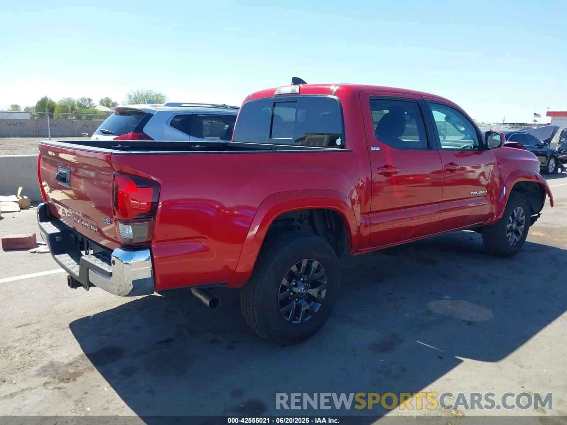 4 Photograph of a damaged car 3TMAZ5CN5NM194494 TOYOTA TACOMA 2022