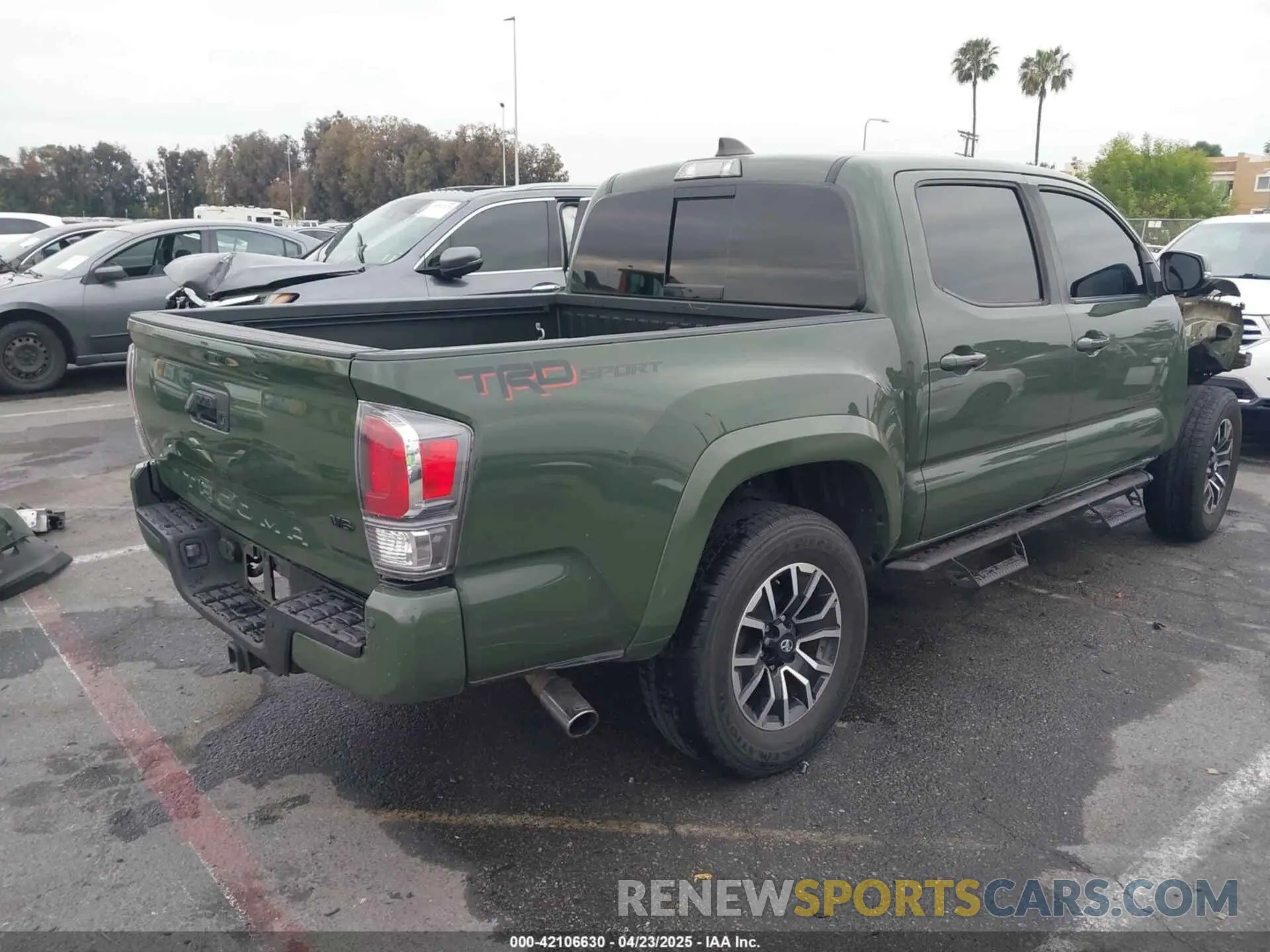 4 Photograph of a damaged car 3TMAZ5CN6NM171774 TOYOTA TACOMA 2022