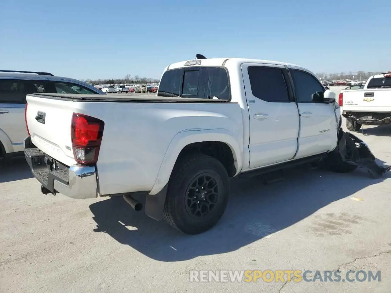 3 Photograph of a damaged car 3TMAZ5CN6NM175064 TOYOTA TACOMA 2022