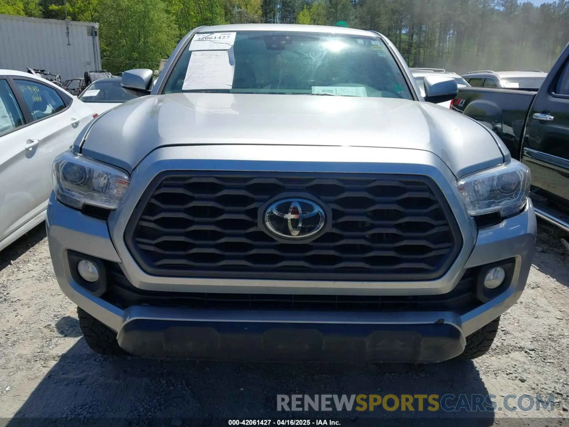 12 Photograph of a damaged car 3TMAZ5CN6NM176313 TOYOTA TACOMA 2022