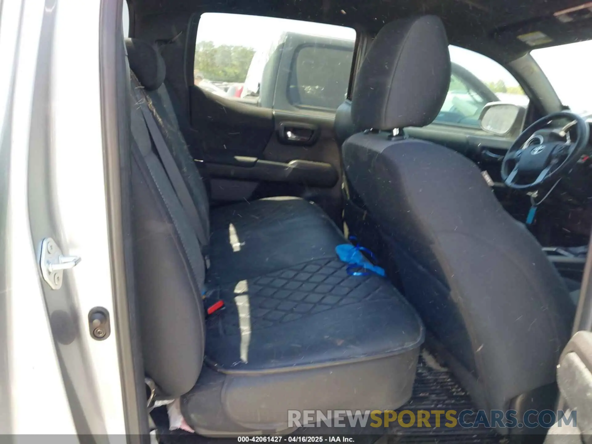 8 Photograph of a damaged car 3TMAZ5CN6NM176313 TOYOTA TACOMA 2022
