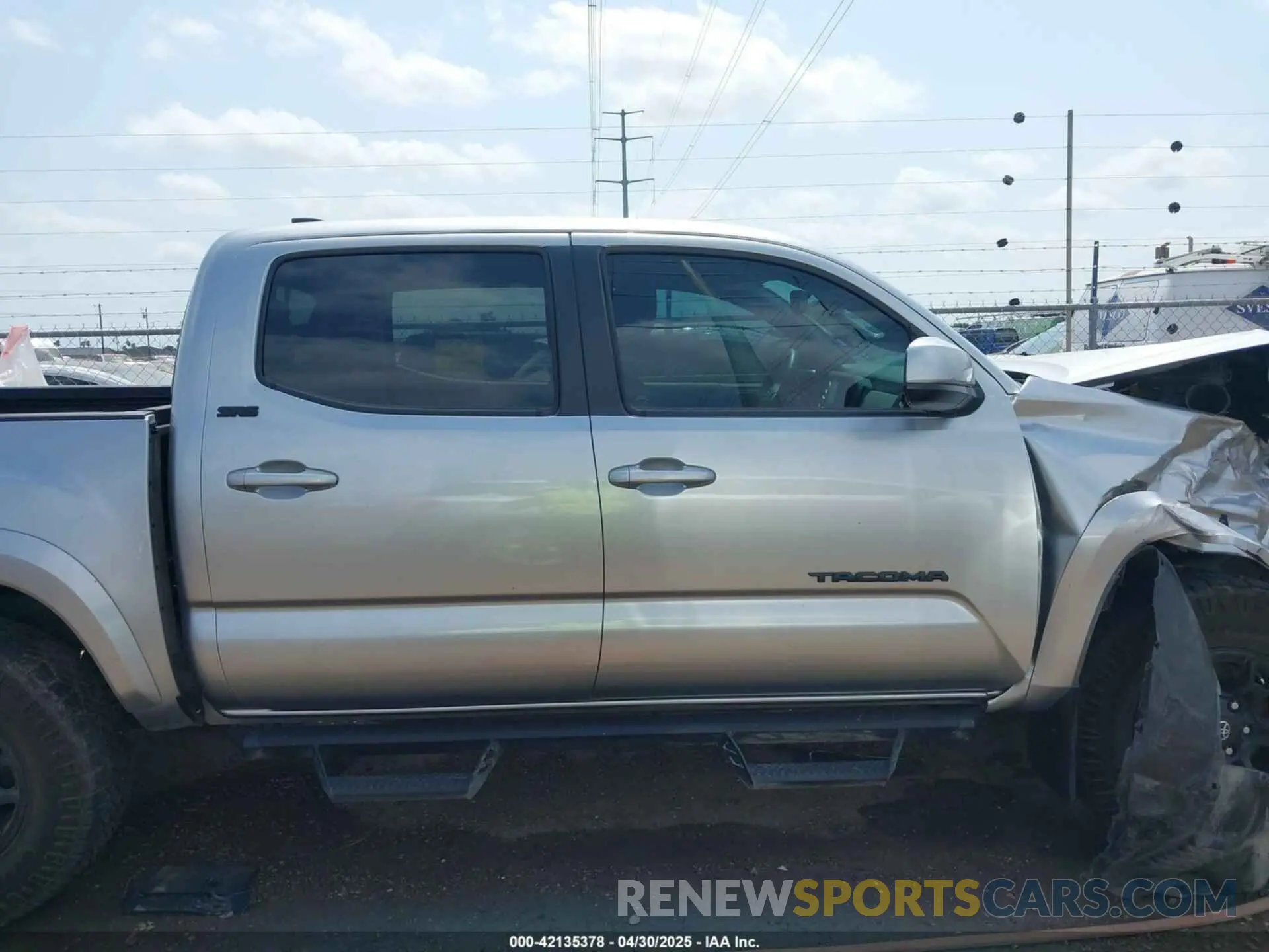 14 Photograph of a damaged car 3TMAZ5CN6NM193385 TOYOTA TACOMA 2022