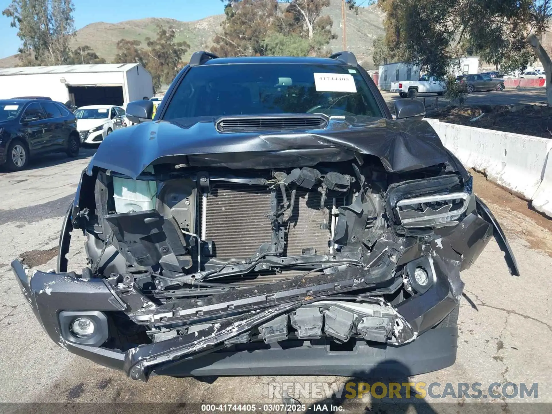 11 Photograph of a damaged car 3TMAZ5CN7NM173128 TOYOTA TACOMA 2022