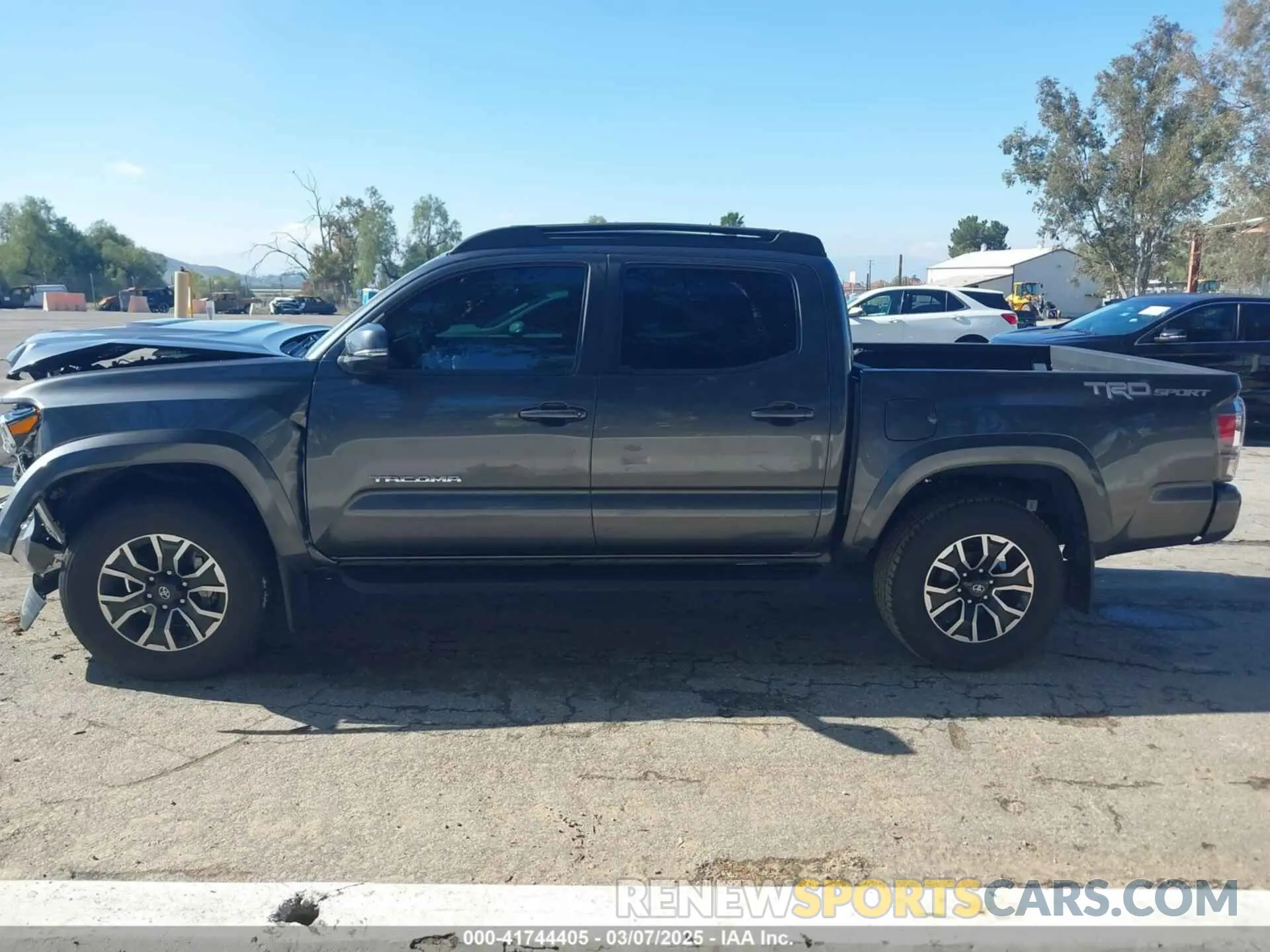 13 Photograph of a damaged car 3TMAZ5CN7NM173128 TOYOTA TACOMA 2022