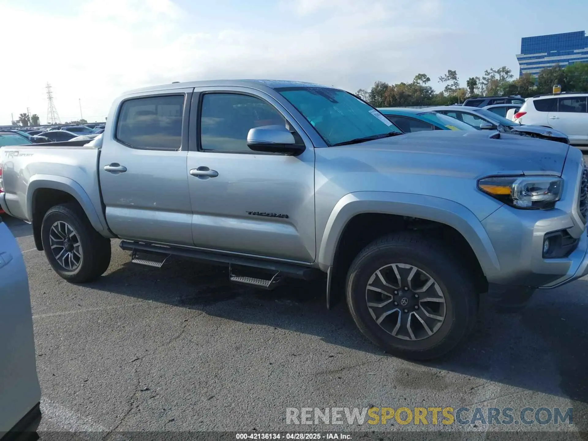12 Photograph of a damaged car 3TMAZ5CN7NM178782 TOYOTA TACOMA 2022
