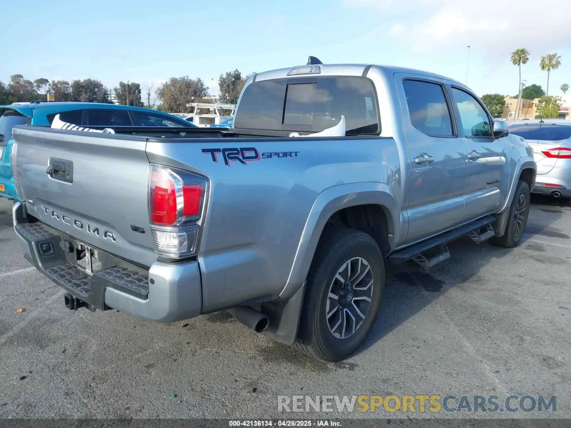 4 Photograph of a damaged car 3TMAZ5CN7NM178782 TOYOTA TACOMA 2022
