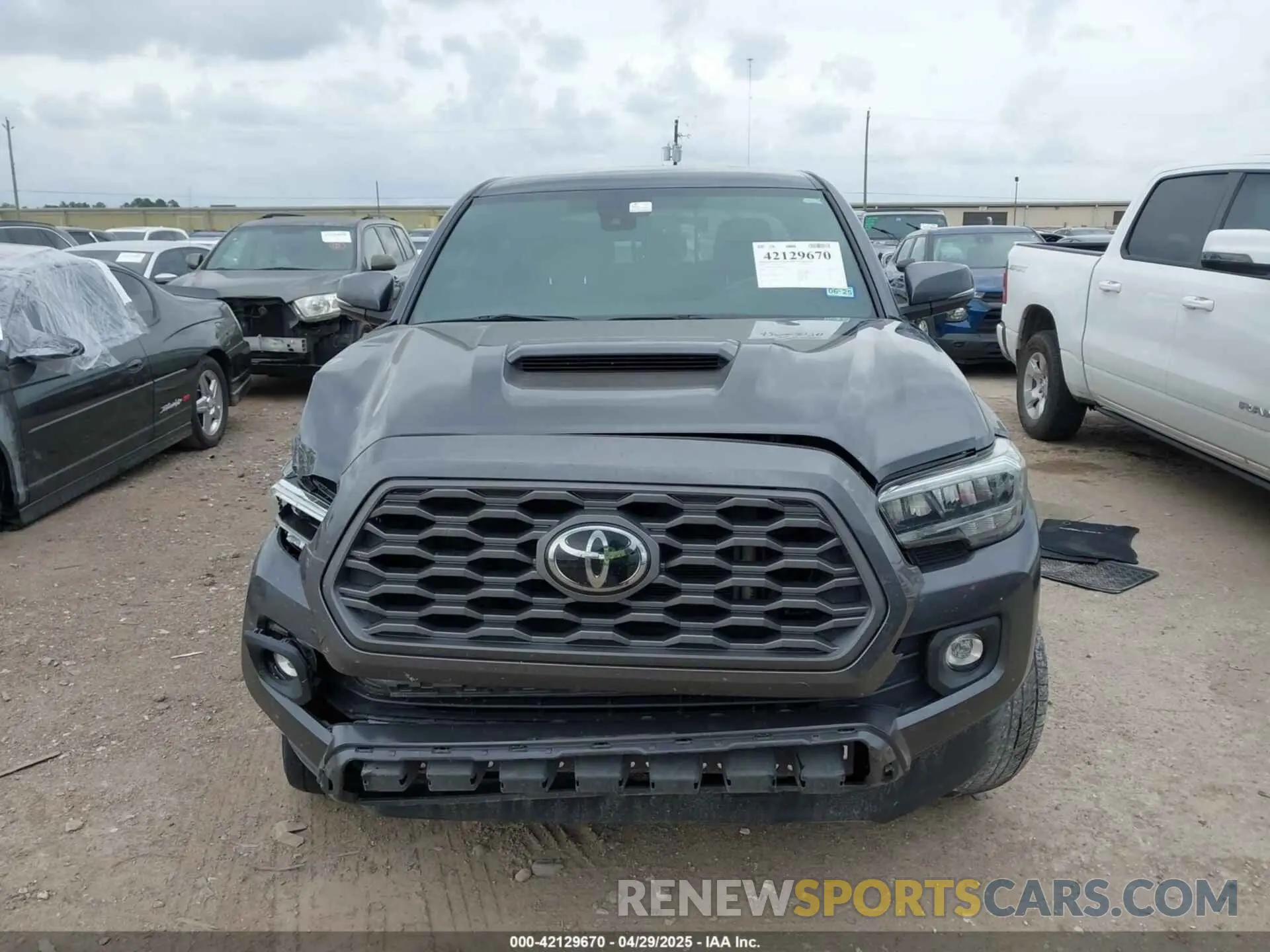12 Photograph of a damaged car 3TMAZ5CN7NM184856 TOYOTA TACOMA 2022