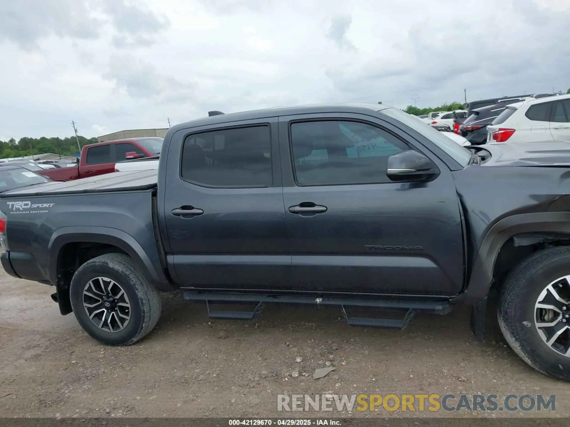 13 Photograph of a damaged car 3TMAZ5CN7NM184856 TOYOTA TACOMA 2022