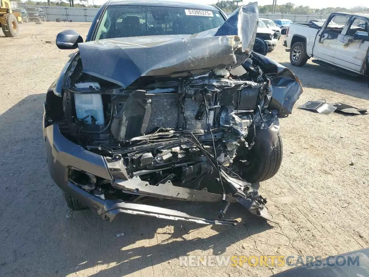5 Photograph of a damaged car 3TMAZ5CN8NM163711 TOYOTA TACOMA 2022