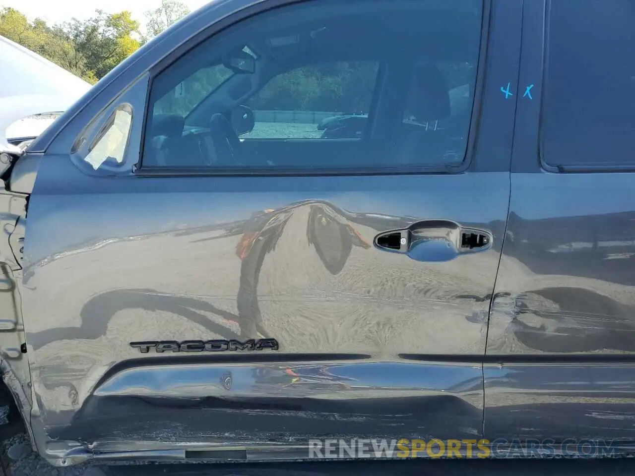 7 Photograph of a damaged car 3TMAZ5CN8NM170464 TOYOTA TACOMA 2022