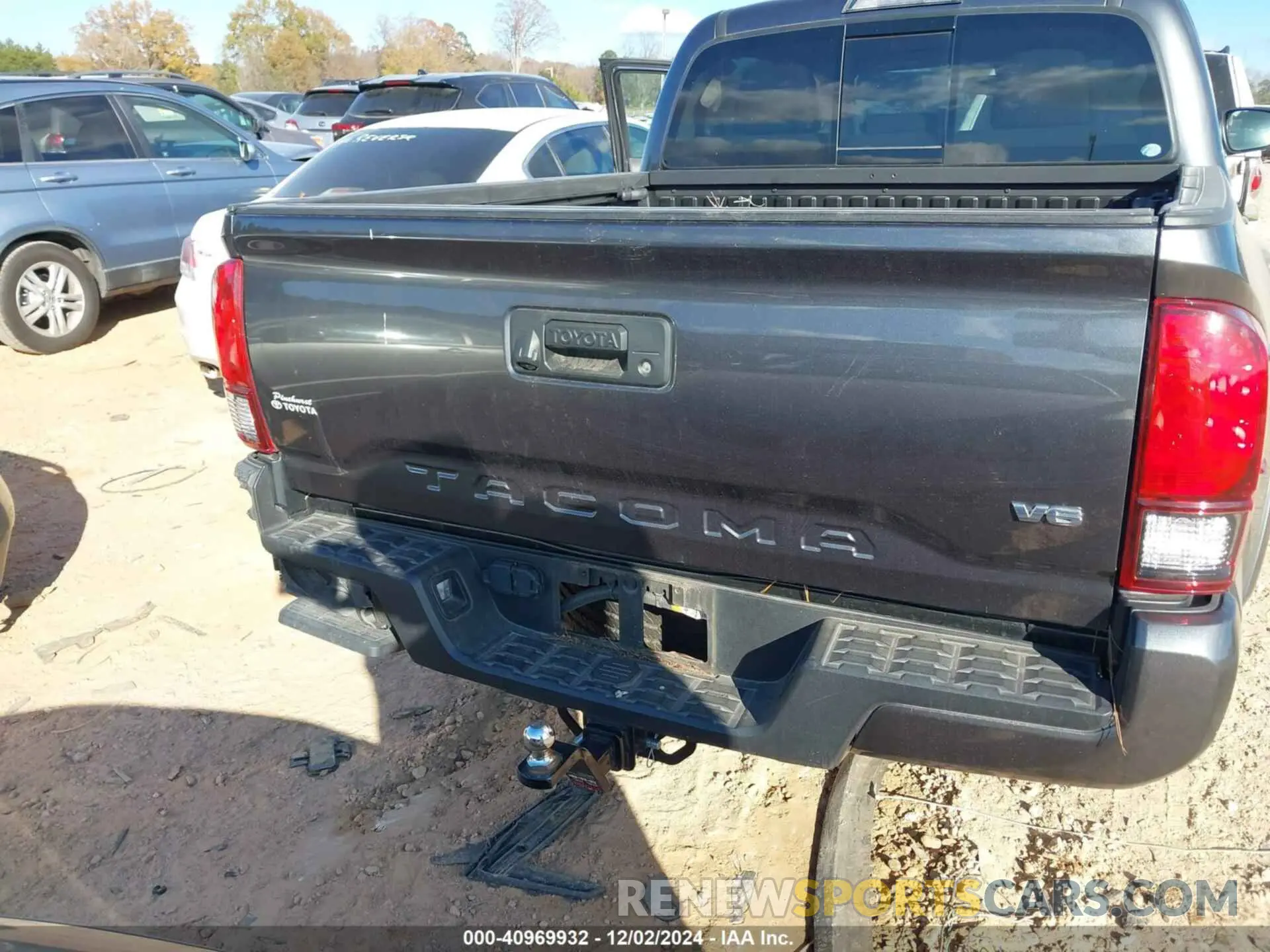 16 Photograph of a damaged car 3TMAZ5CN8NM182789 TOYOTA TACOMA 2022