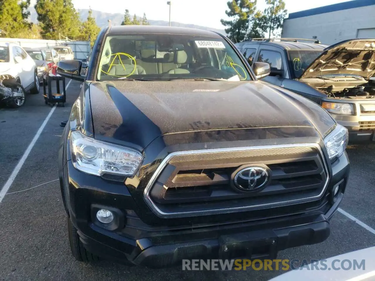 5 Photograph of a damaged car 3TMAZ5CN8NM190729 TOYOTA TACOMA 2022