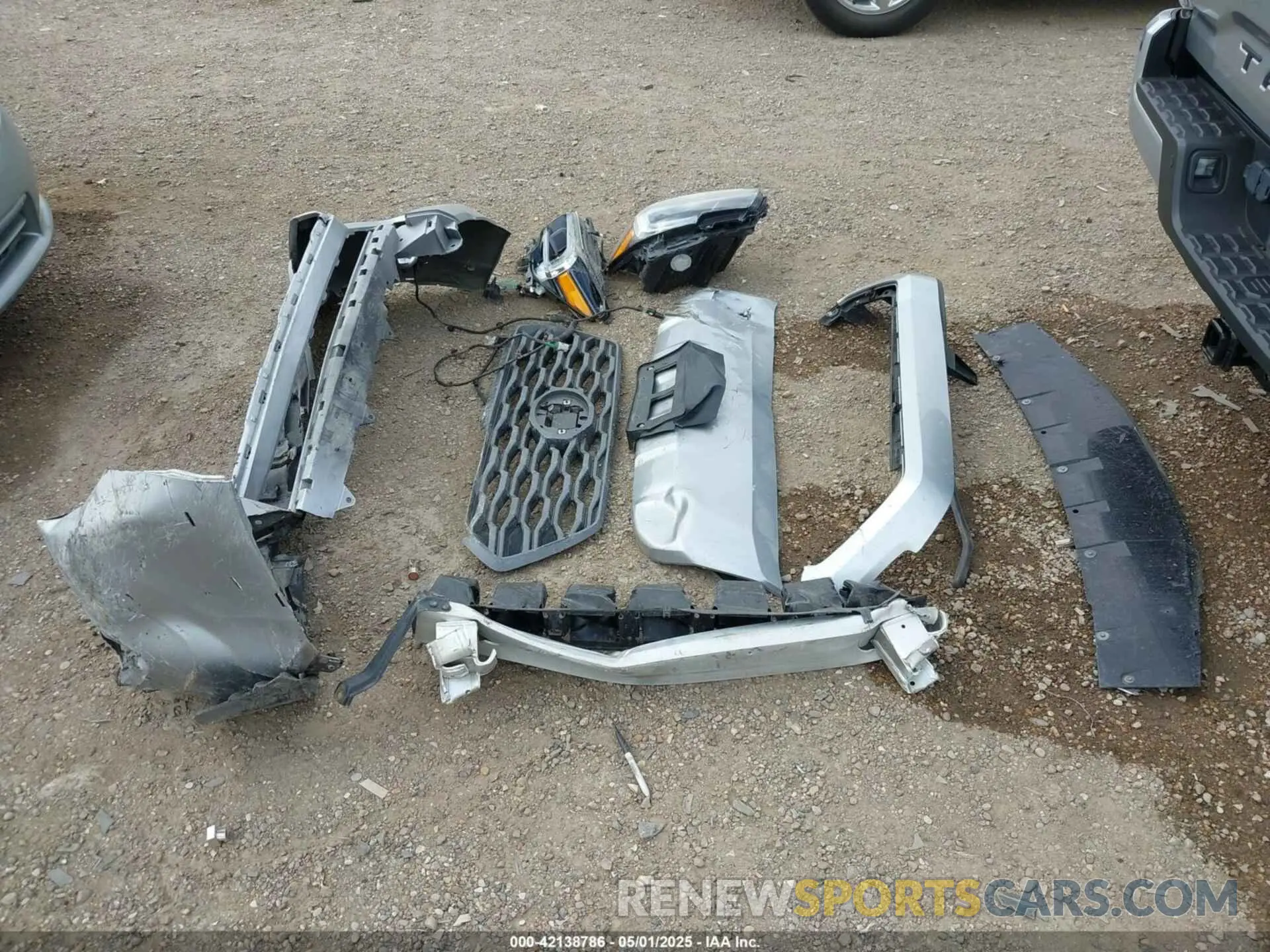 12 Photograph of a damaged car 3TMAZ5CN9NM175995 TOYOTA TACOMA 2022