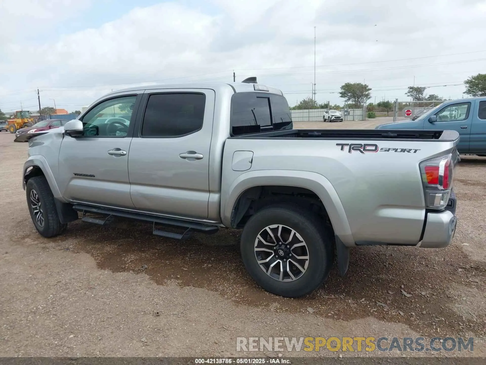 15 Photograph of a damaged car 3TMAZ5CN9NM175995 TOYOTA TACOMA 2022